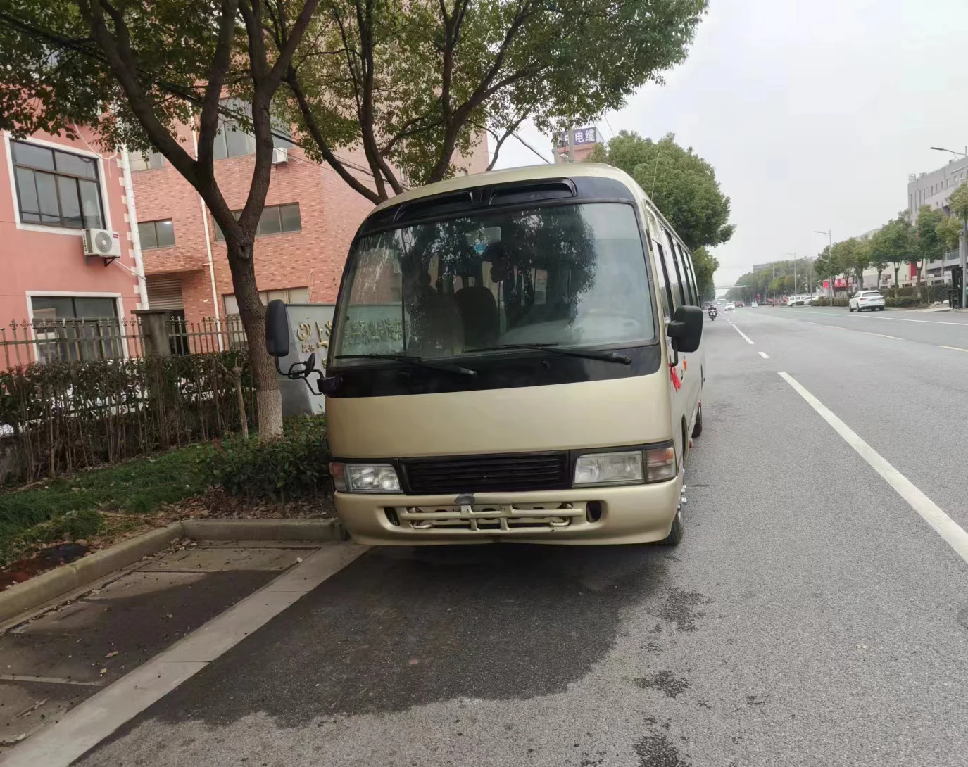 good price used toyot a city school bus 25 28 30 seats diesel bus available in China