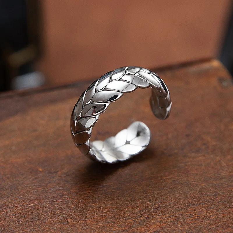 2021 hot selling minimalist jewelry mens ring pure color simple wheat stainless steel wedding ring couple