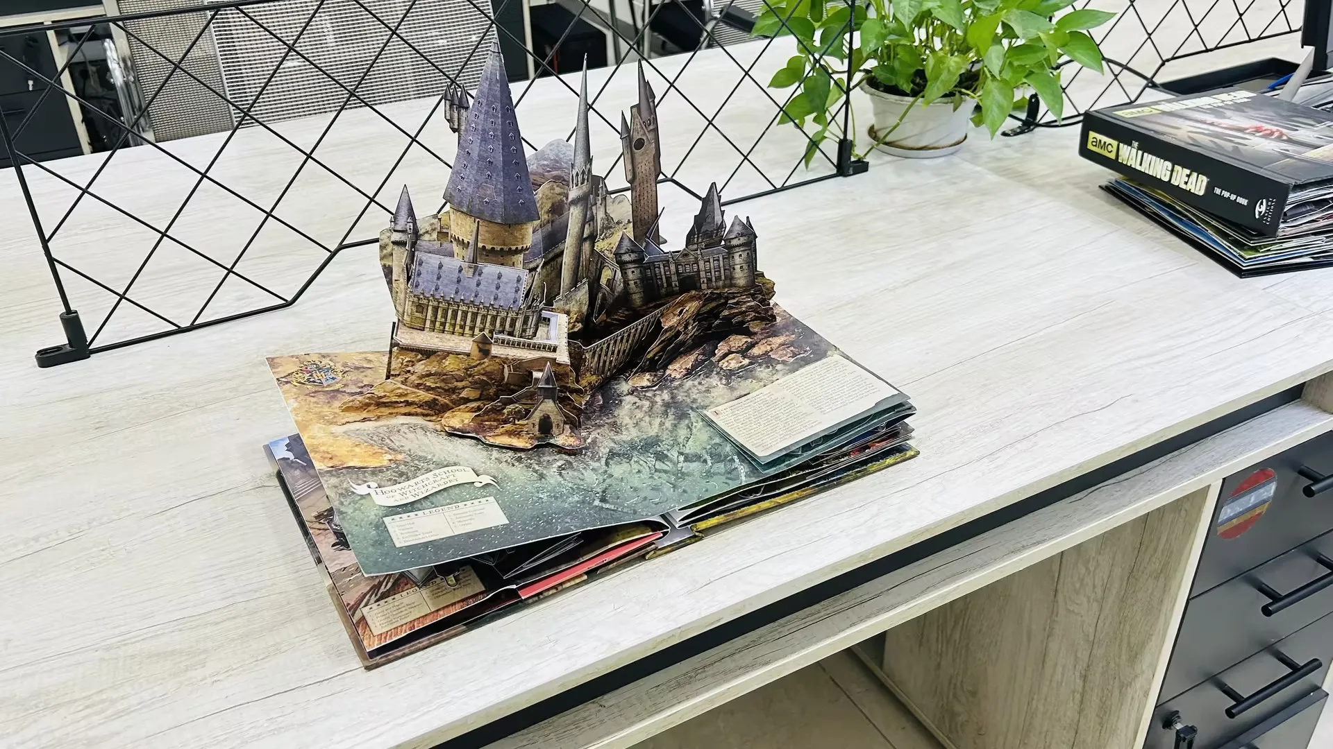 Yimi paper custom 3d pop up children book printing frightened Science fiction Various topics story pop up book for kids