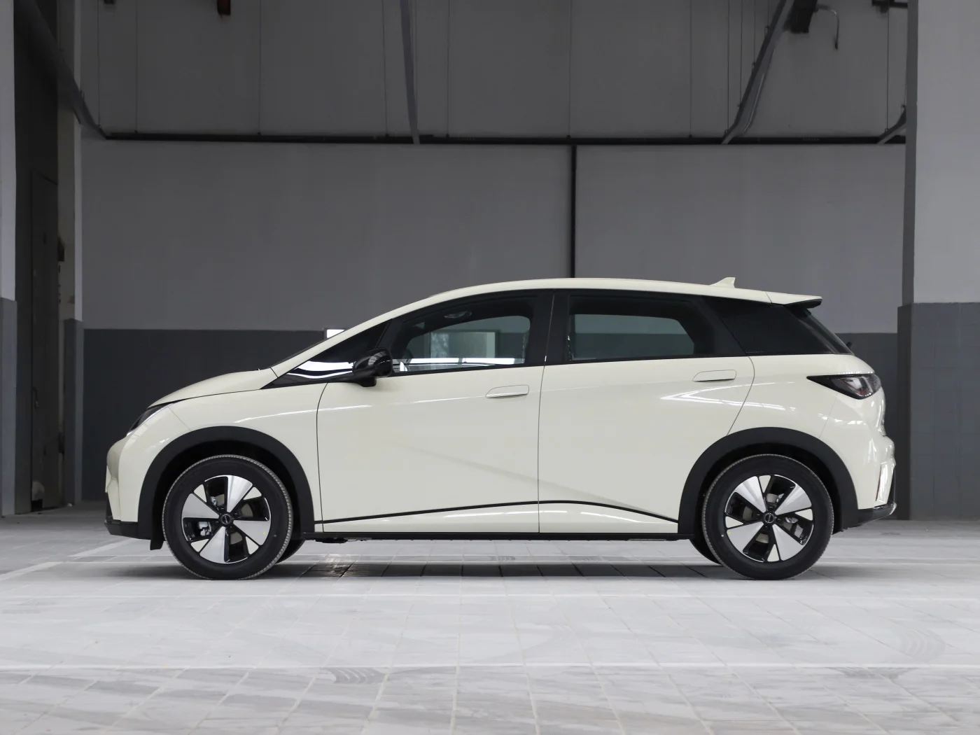 2024 BYD оптовая цена бестселлер Dolphin 420 км EV автомобиль электромобиль для продажи