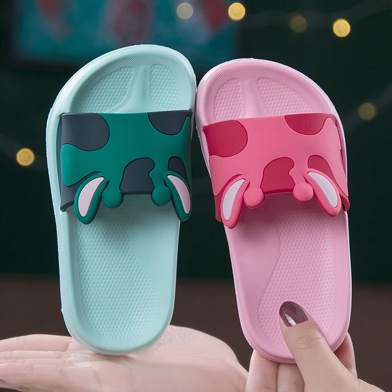 2020 cute Soft Kids Cartoon Slide Sandals, Non-Slip Summer Beach Outdoor Indoor Sandals Boys Girls Shower Pool Soft Slippers