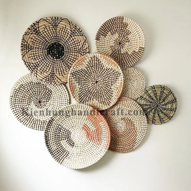 Eco FrIendly Vietnam Manufacture New Design Colorful  Multil Color Round Shape Circle Handwoven Seagrass Pate Wall Decor
