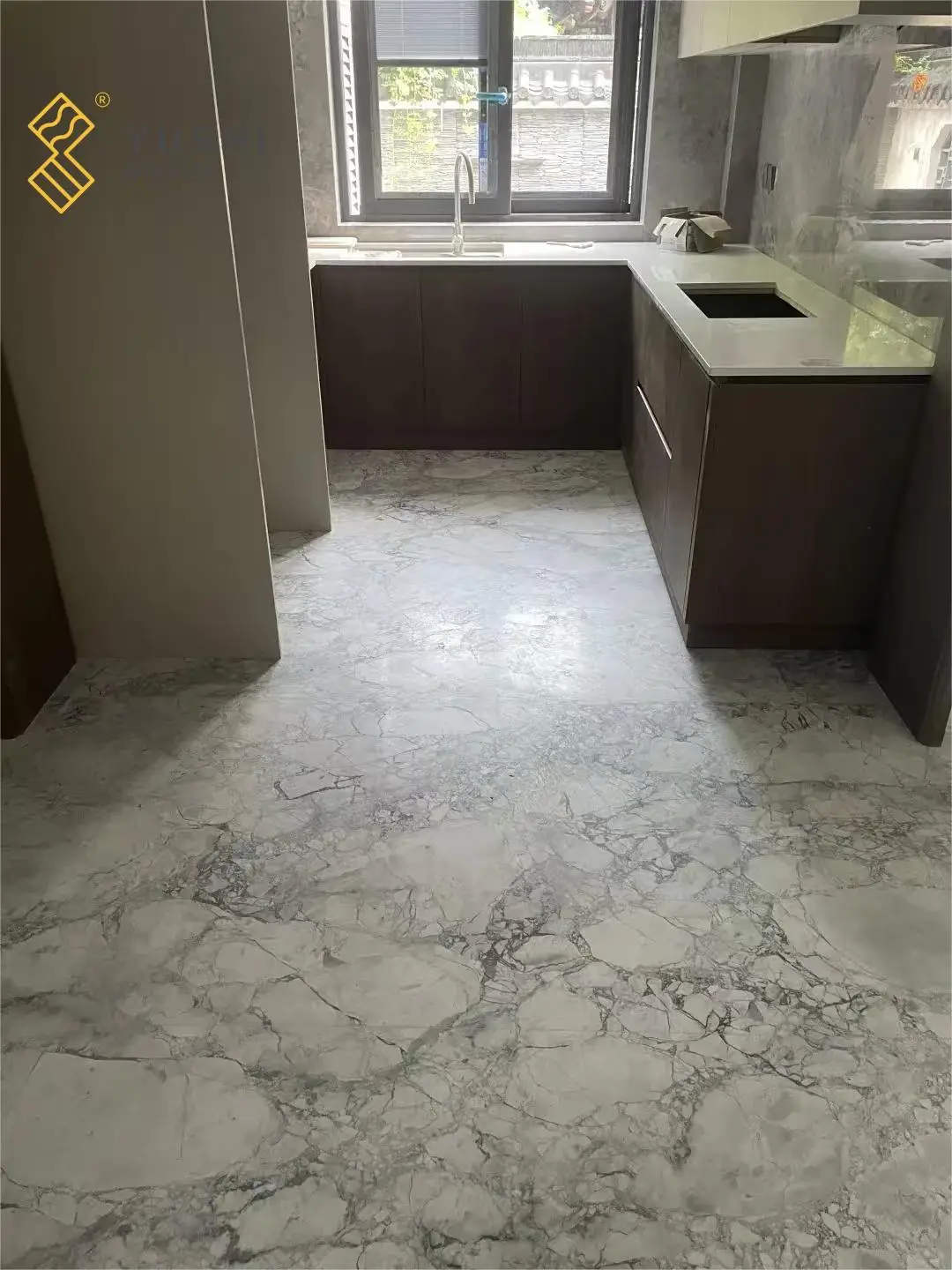 YUSHI Modern Anti-Slip Polished Super White Marble Floor Tiles for Home Decoration Exterior Application