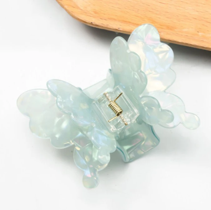 Sweet and cute butterfly hairclaw