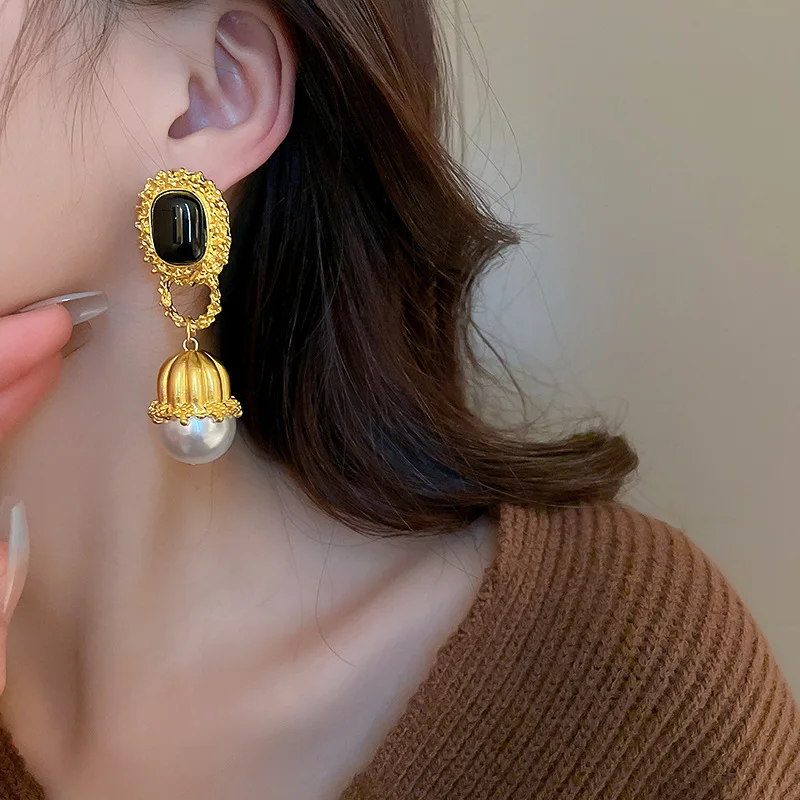 Silver needle square geometric pearl lantern earrings court style retro high -grade earrings niche temperament earrings