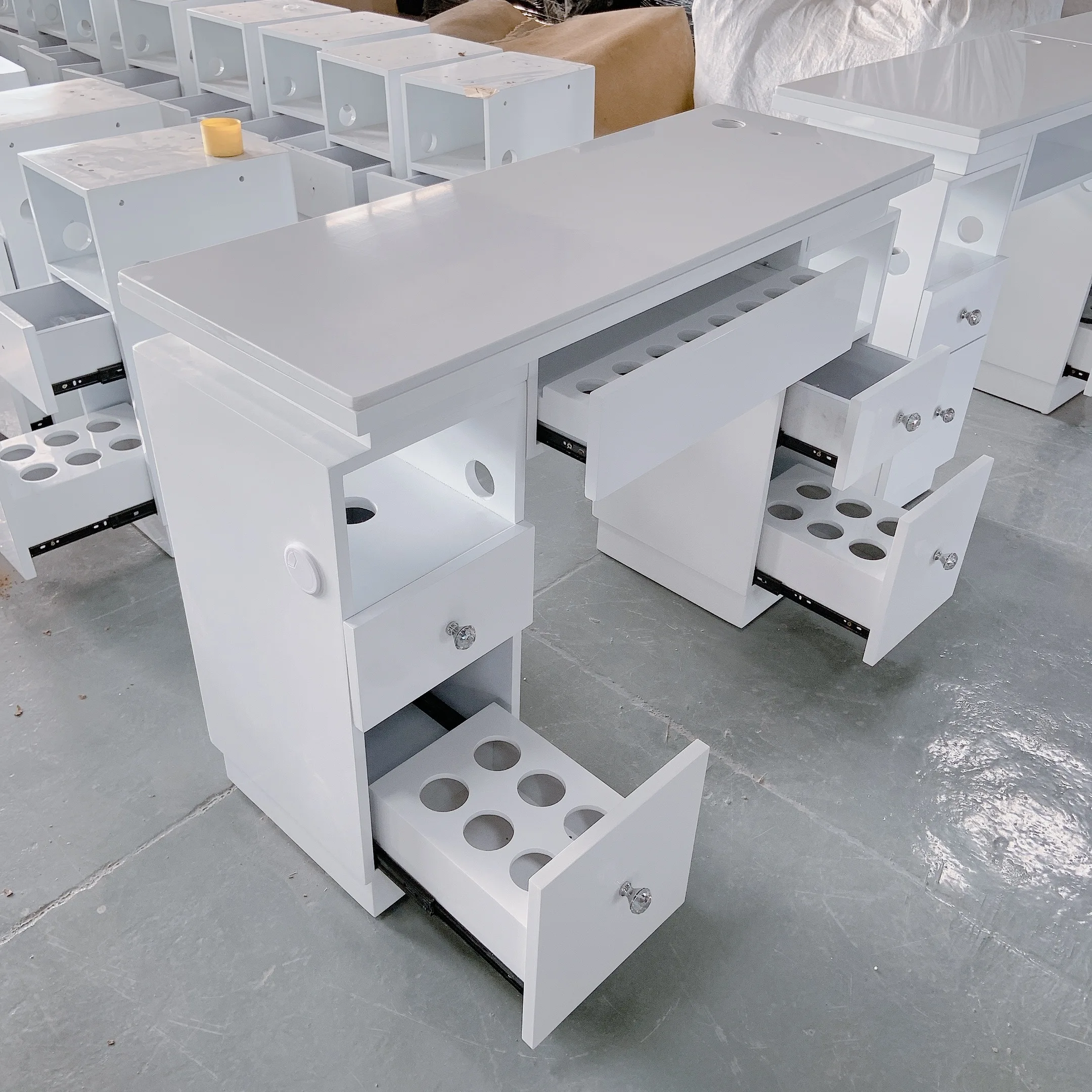 Customized manicure table and Nail Table for manicure nail salon furniture CB-M726