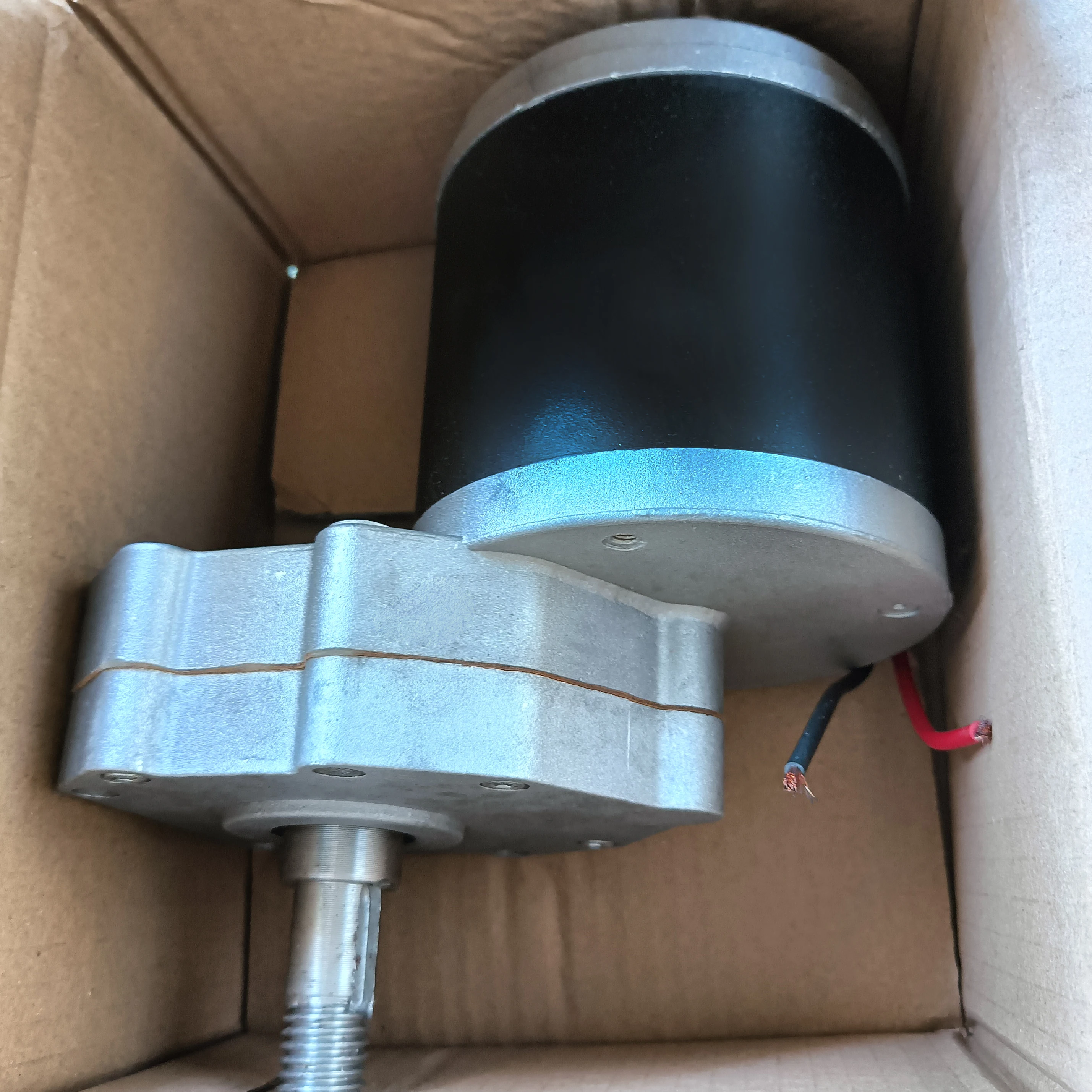 Drive motor for lawn mower