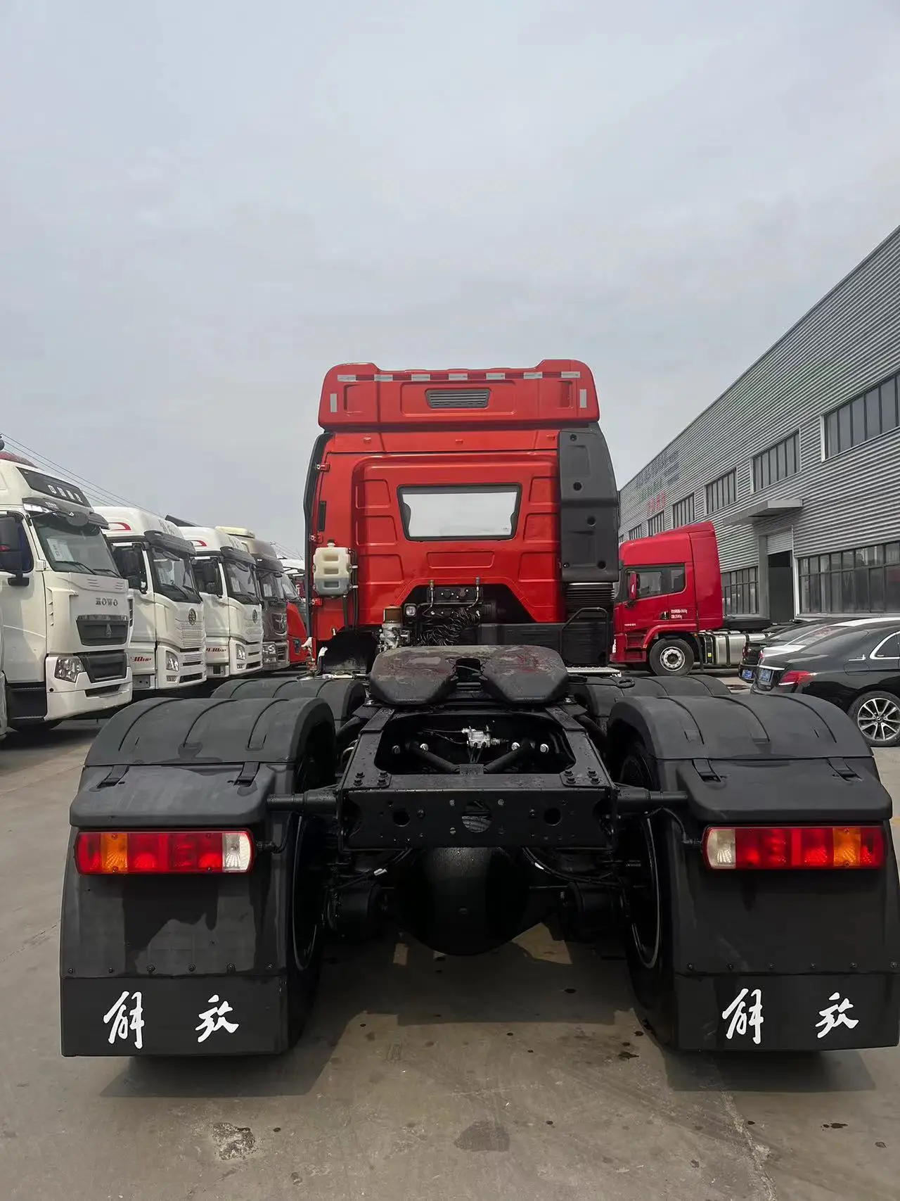 Подержанный трактор для продажи 6*4 420 л.с. J6p Faw Jiefang грузовик тягач подходит различных грузовых многоцелевых грузовиков