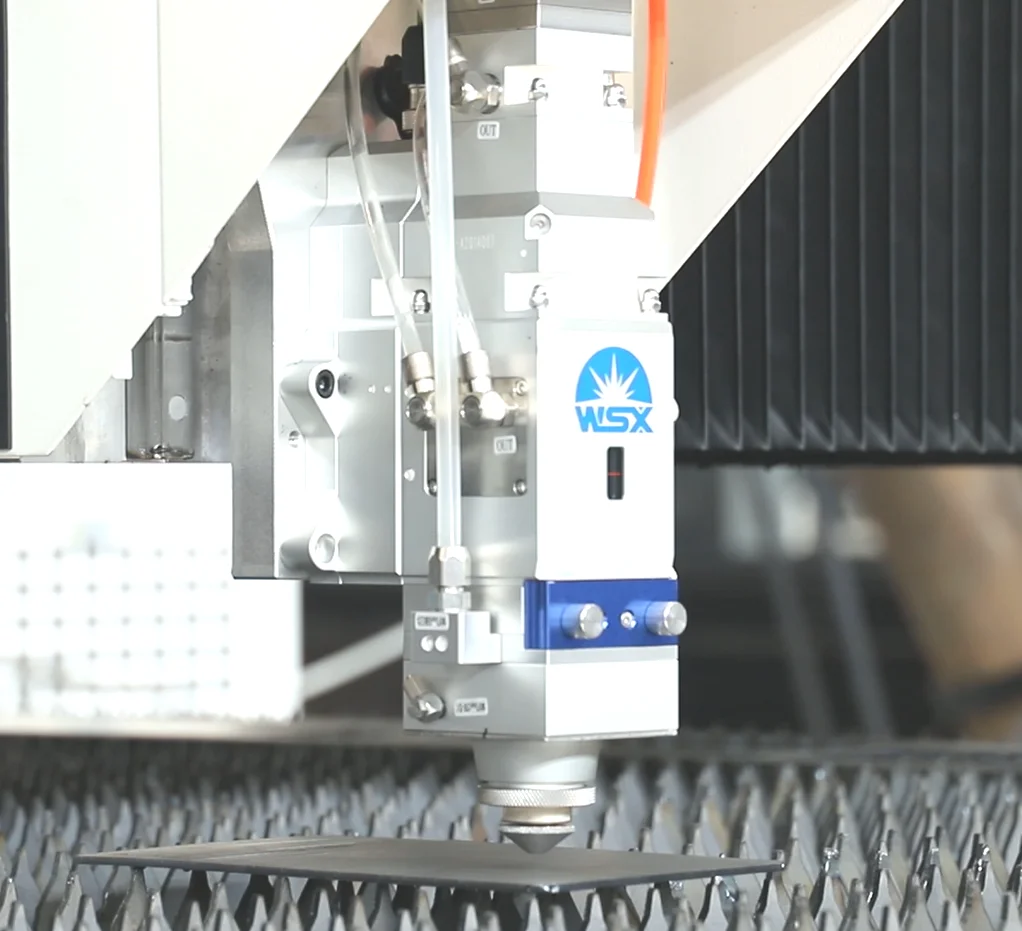 SUDA Big Cover F 3015 DH 3000W industrial enclosed automatic exchange table fiber laser cutting machine