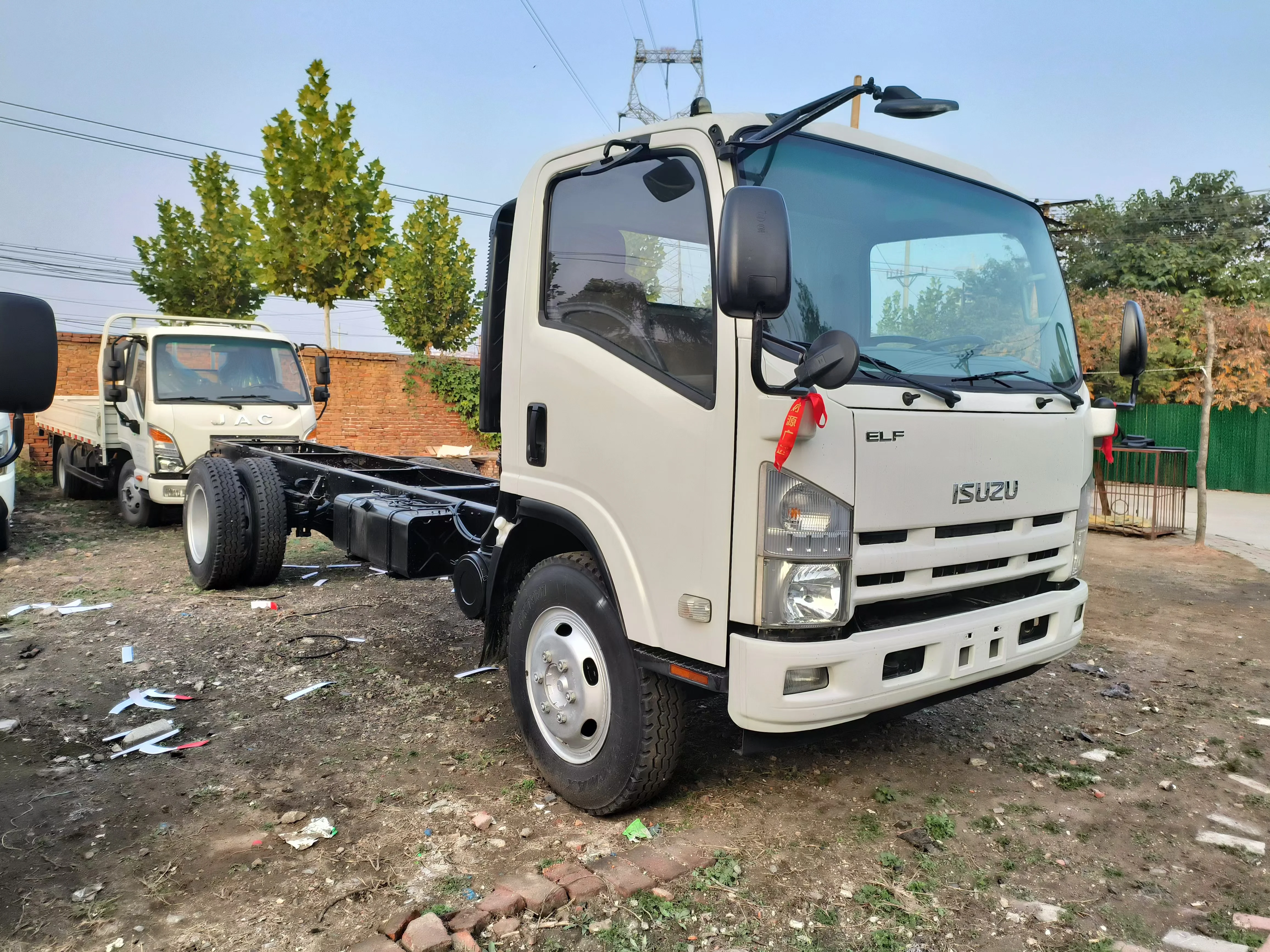 Горячая продажа Isuzu 6 тонн грузоподъемность 14-15 футов NPR грузовой автомобиль