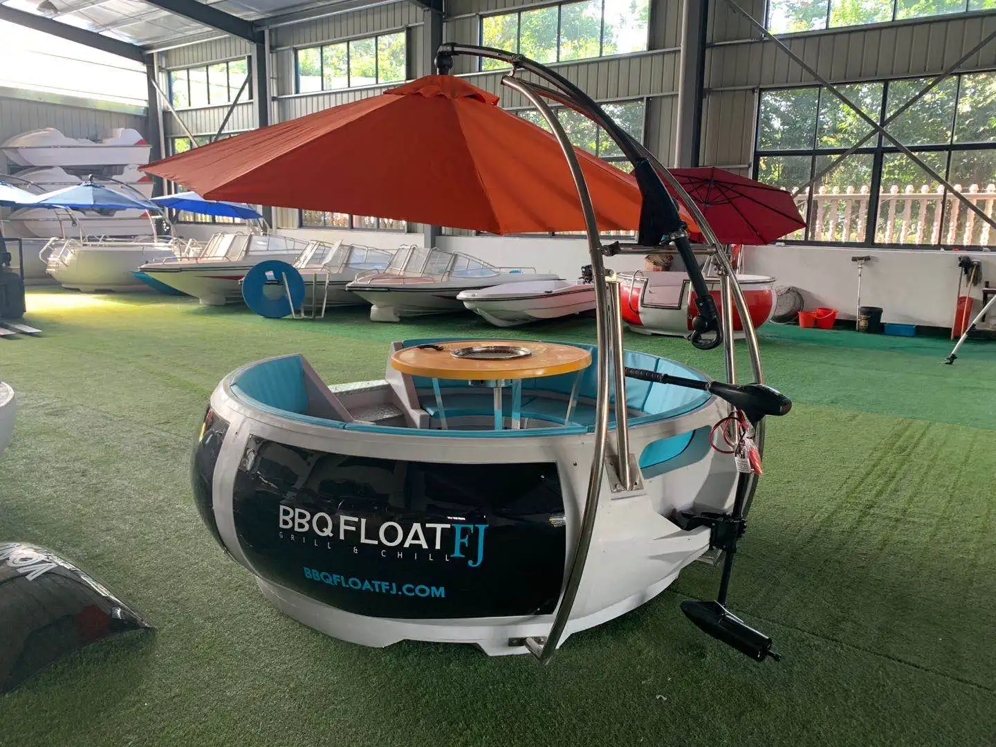 High Quality Party Barbecue BBQ Donut Boat Electric Engine Grill Boat Salt Water Use BBQ Boat Donut