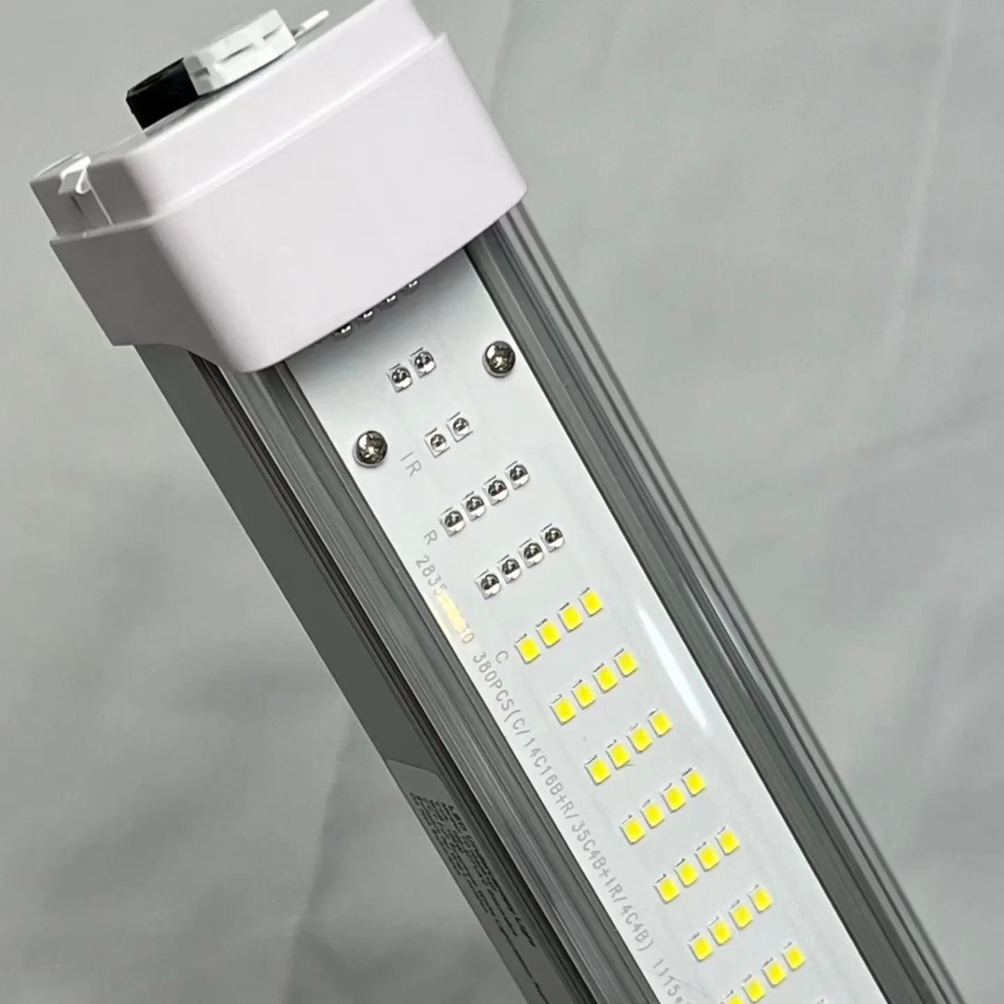 Hot Product USA Samsung PPE2.8 120W Indoor LED Grow Light High Efficiency Full Spectrum Undercanopy Daisy Chain Higher Yield Red