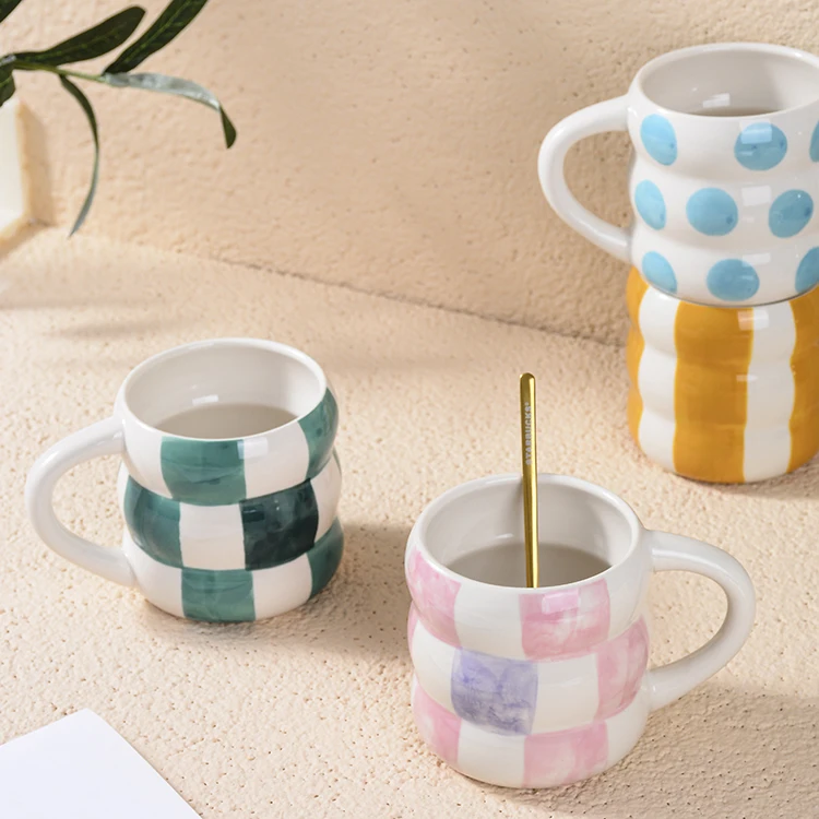 Wholesale nordic personalized colorful checkerboard design cute handgrip porcelain cups mugs gift ceramic coffee mug