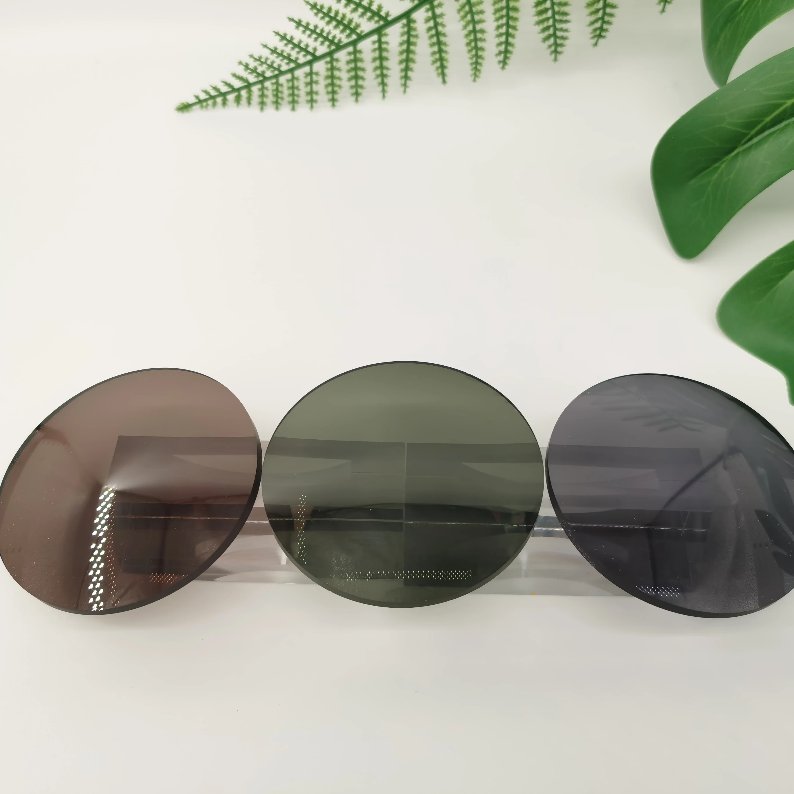 Factory Directly Professional Sunglasses Lens Eyeglass Lenses Cr39 Plano Polarized Lens