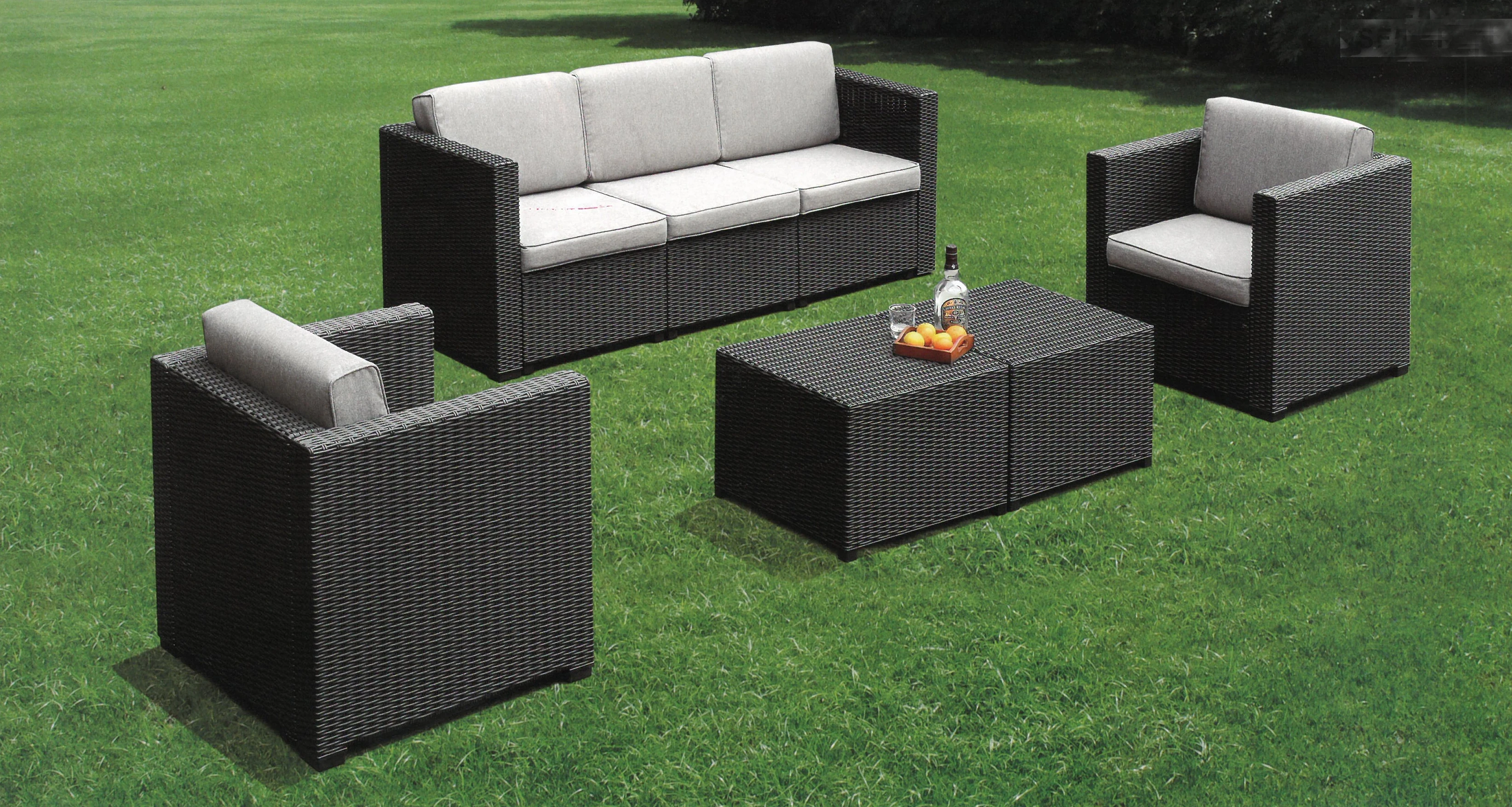 
LFZS012 Modern Luxury fashion plastic rattan woven furniture outdoor garden sofa set furniture 