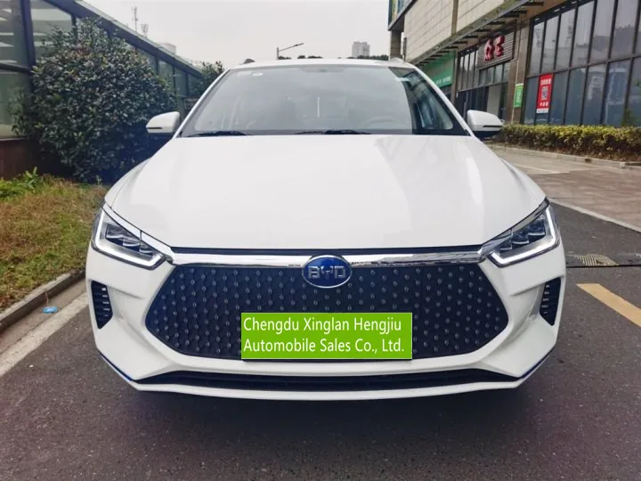 Китайские недорогие новые электромобили BYD E2 2021 красивый