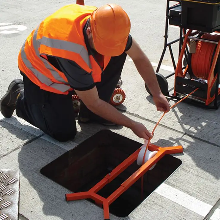 Manufacturer sales edge mount manhole cable roller used to prevent damage to cabling ropes at joint boxes