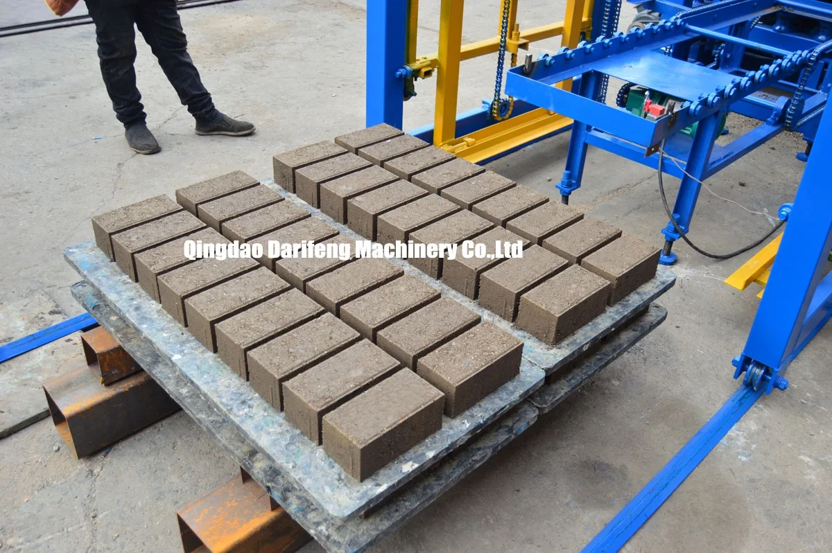 qt5-15 automatically foundation brick block interlocking concrete cement brick machinery kerbstone concrete curb making machine