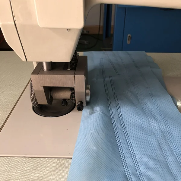 Термопластичный ткани Nonwoven детали для сварки и резки 1500W - 2600W Ультразвуковая швейная машина изготовления ролик до