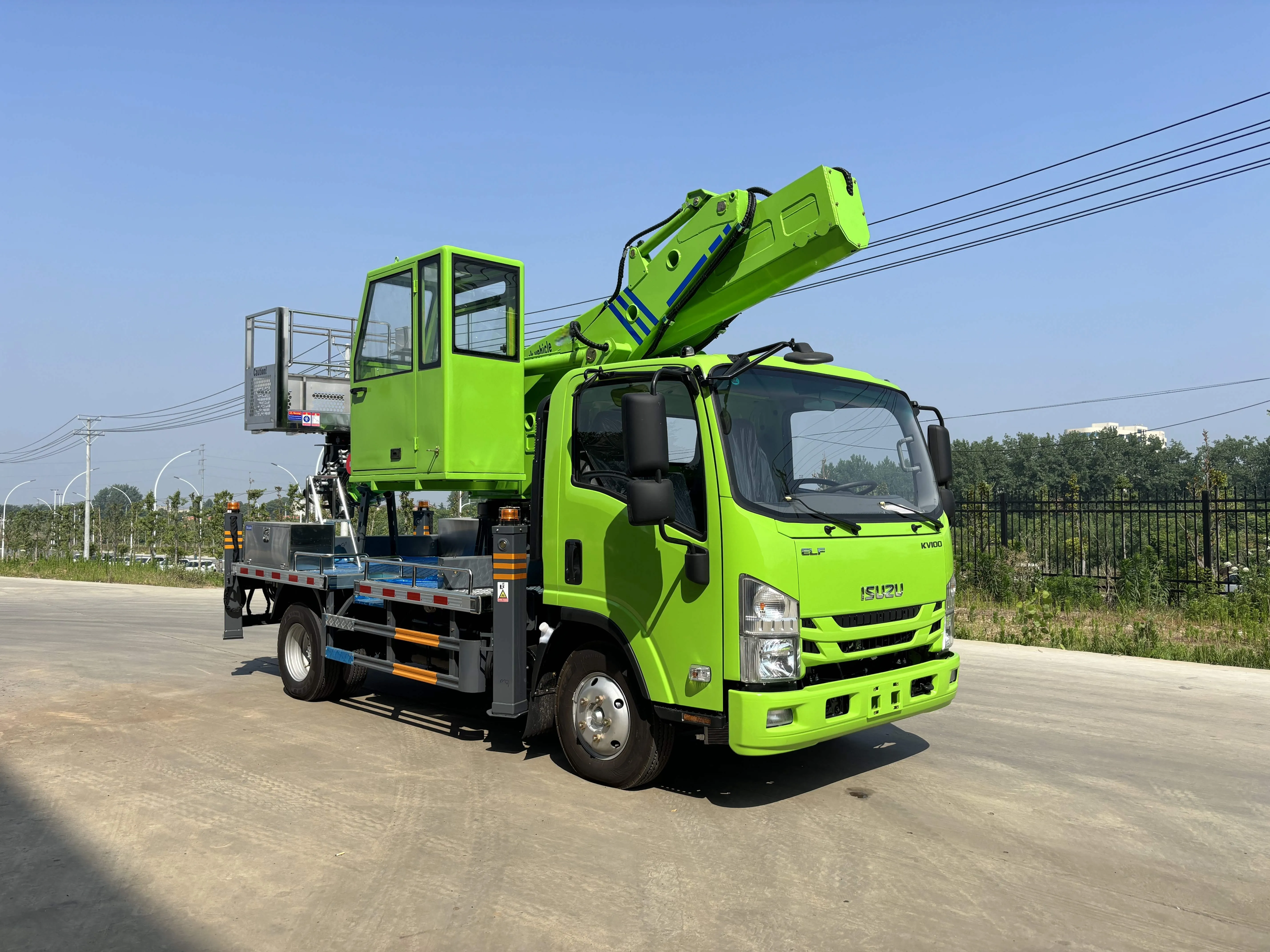 Совершенно новый или подержанный Isuzu 6-колесный 31 м воздушная Рабочая платформа гидравлическая лестница подъемная тележка с изолированной корзиной Воздушная подъемник