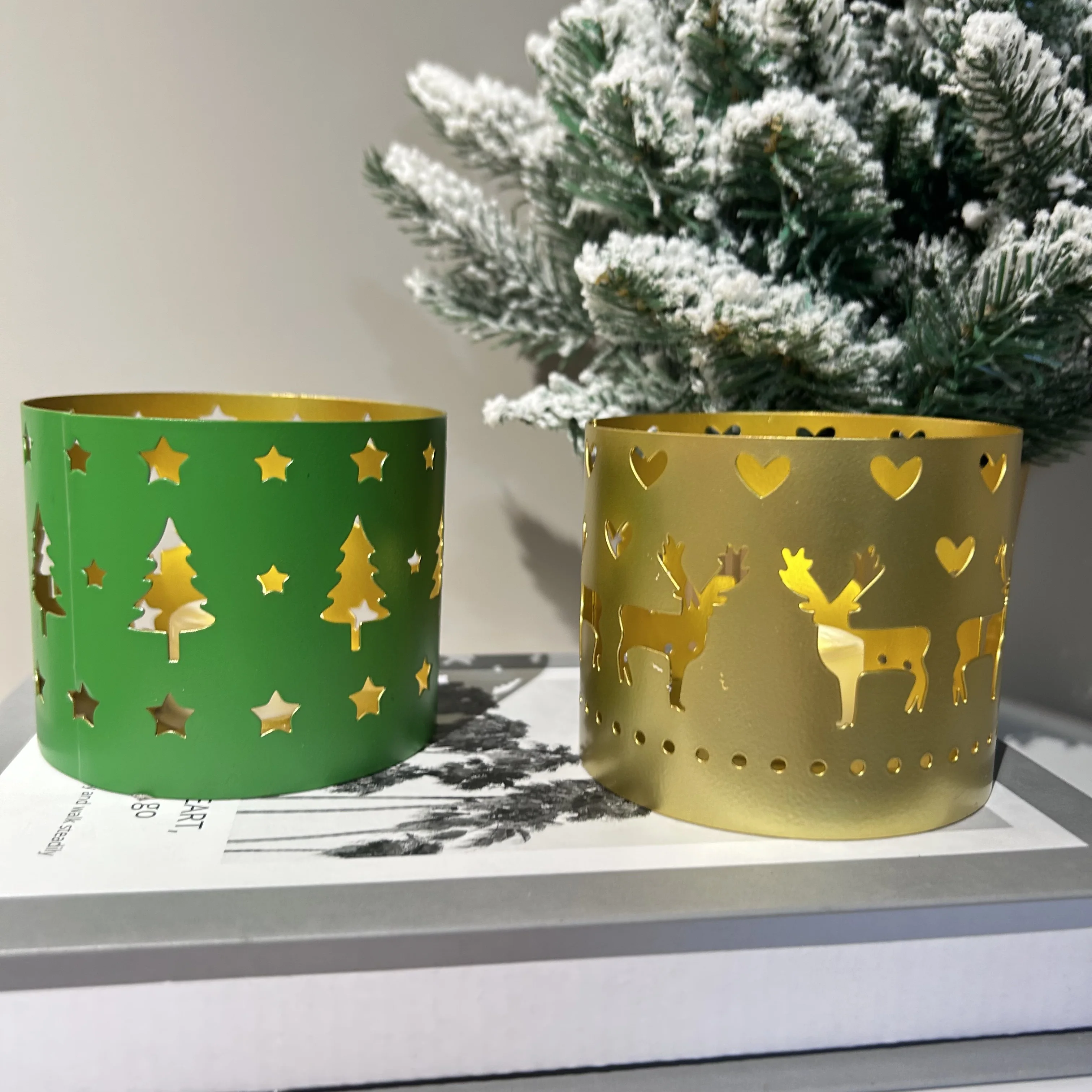 Nafang Gold Reindeer Metal LED T-Light Candlestick Christmas Tree Design Votive Candle Holders Home Decor Dining Room Christmas