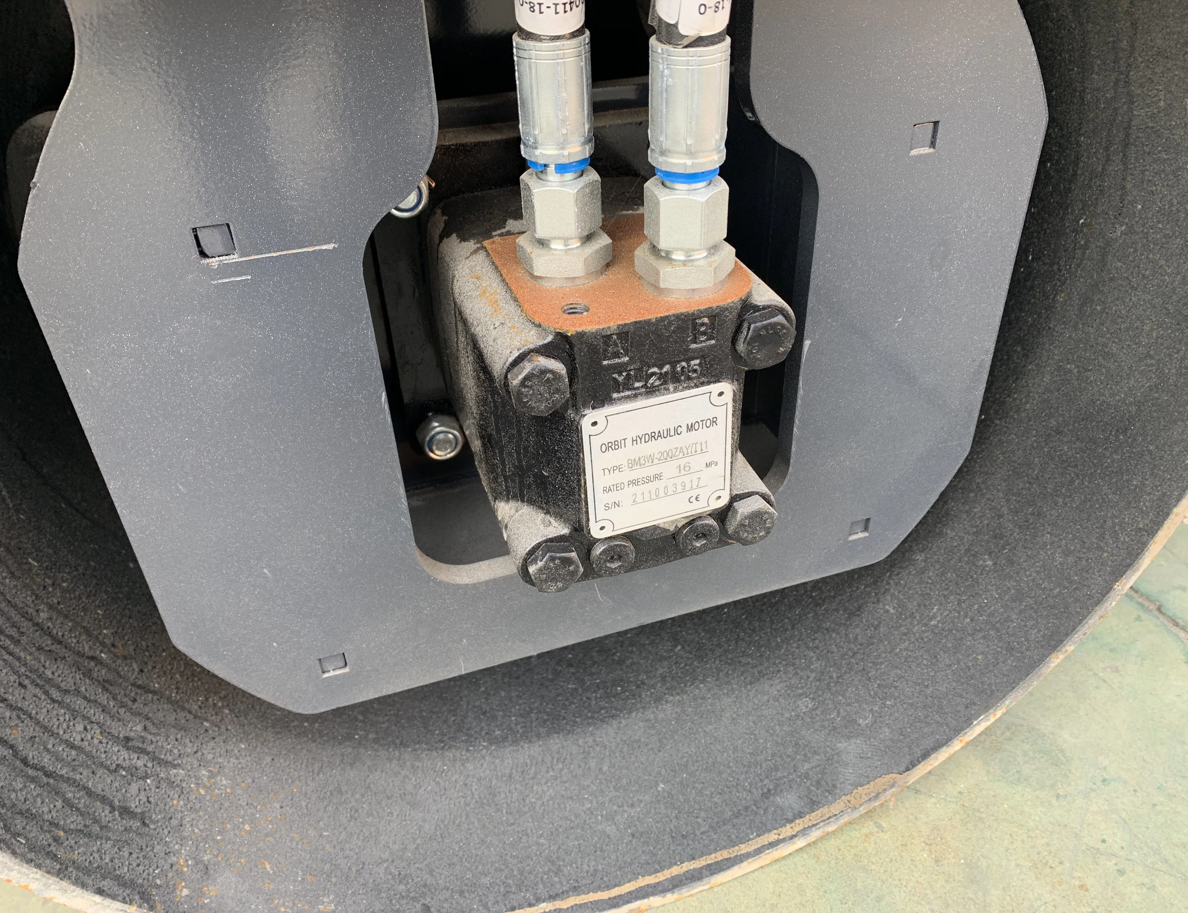 1.2 Ton Small Drivable Double Smooth Drum Asphalt Soil Concrete Vibrator Compactor Ride On Road Roller Machine With Engine