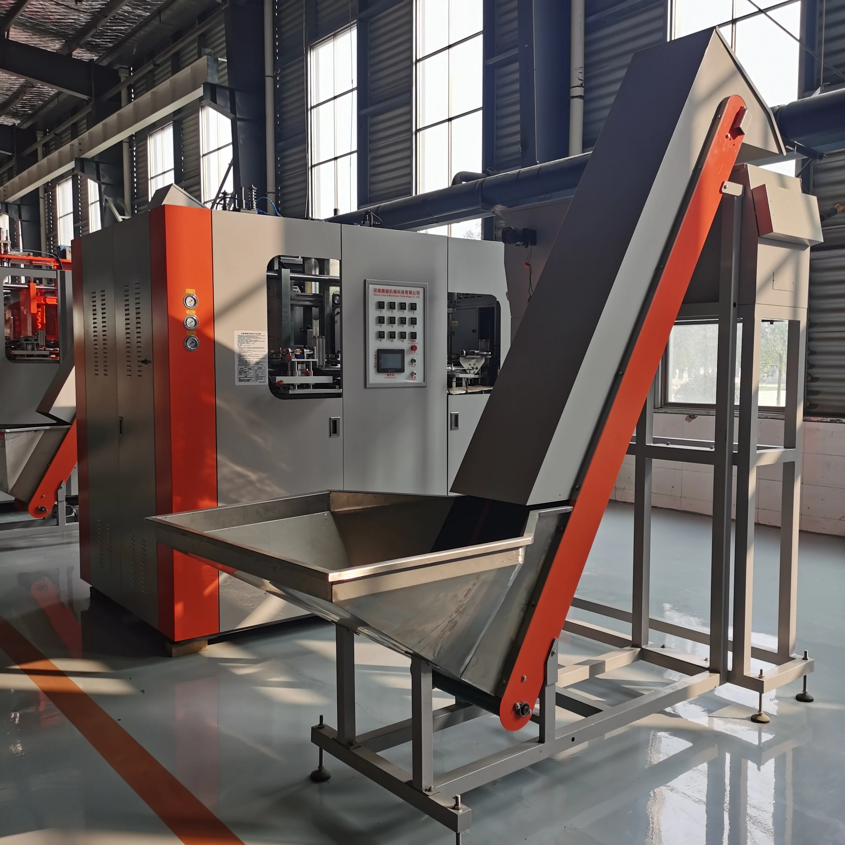 Cheapest price bottle stretch automatic Chinese brand blowing machine