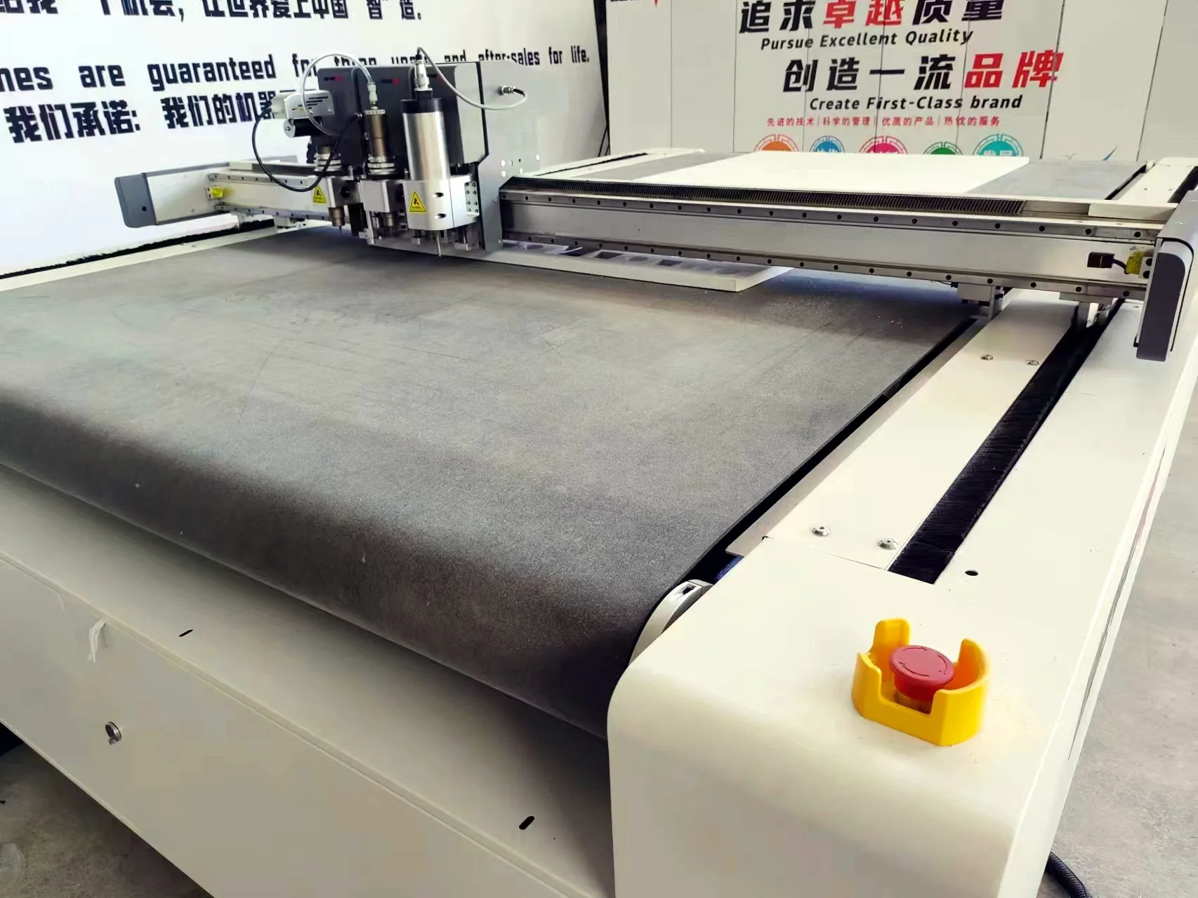 CNC oscillating knife cutter leather Nonwoven Oxford fabric cloth garment carbon fiber Prepreg fiberglass cutting machine