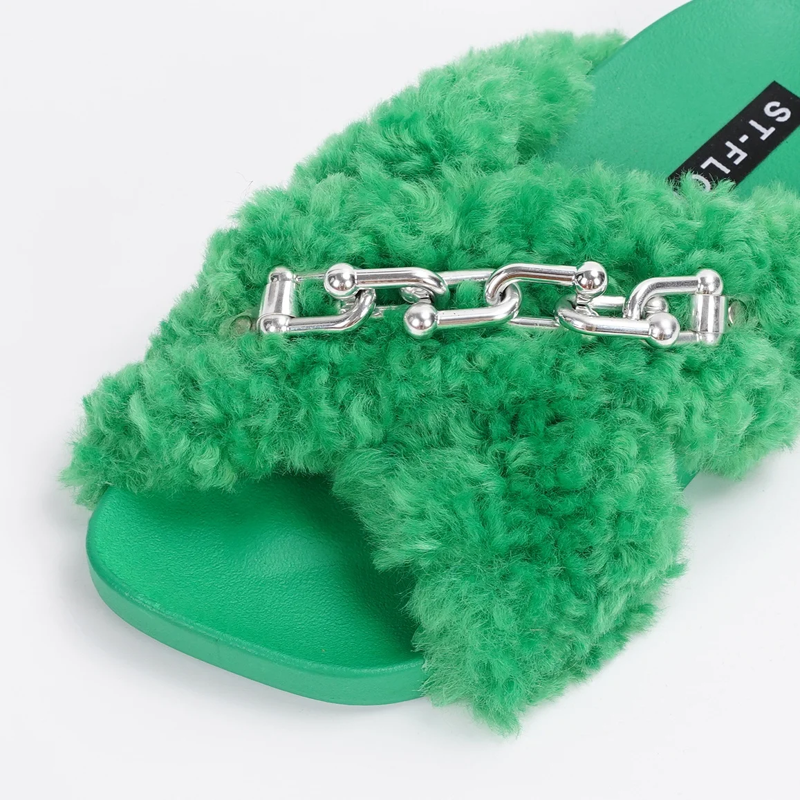 Plus Size Winter Fluffy Slippers Fashion Cross Strap Chain Plush Home Slippers Designer Women Non-slip Fur Sandals