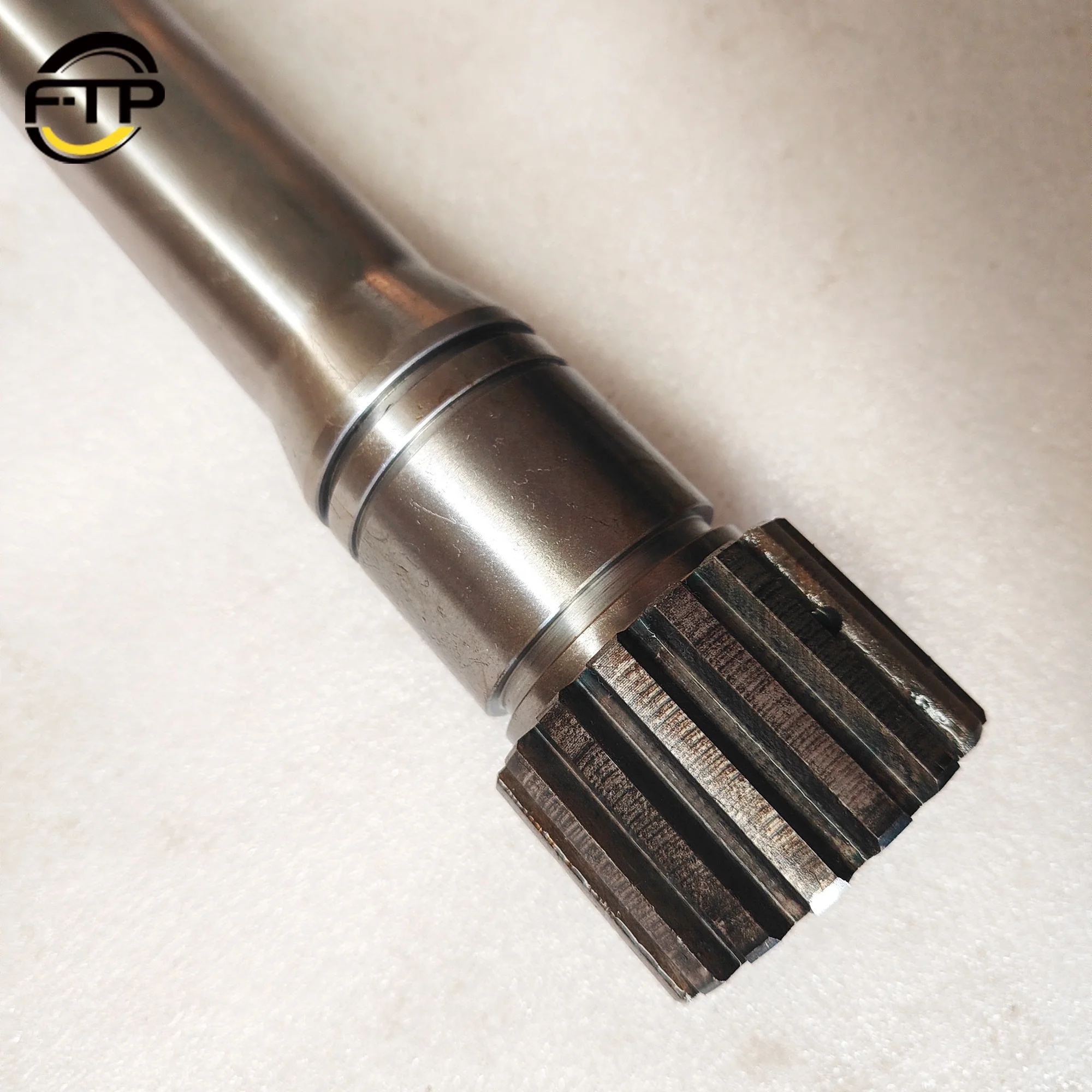 D65A-6 D65A-8 Bulldozer part 144-13-11650 Torque converter Housing Shaft Turbine shaft 144-13-11650