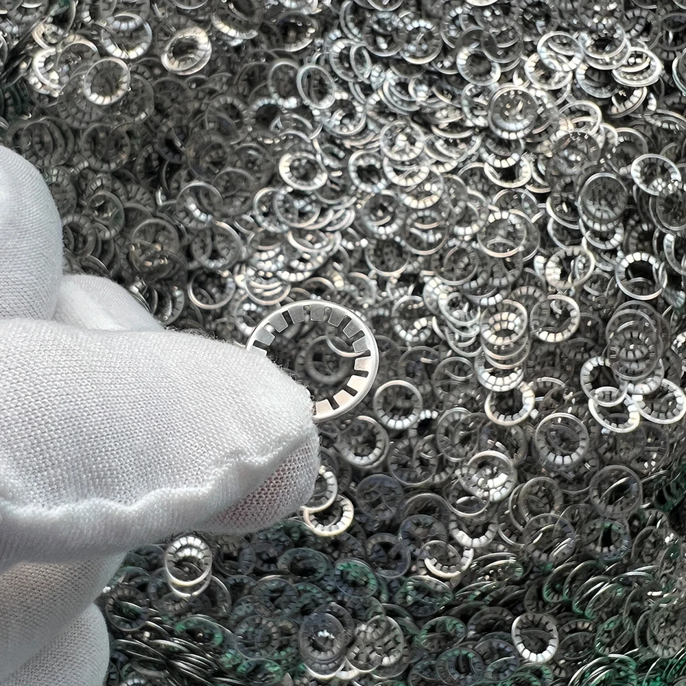 Custom Circlip black spring steel round Washer Star Toothed Lock Washer plum blossom bearing Washer