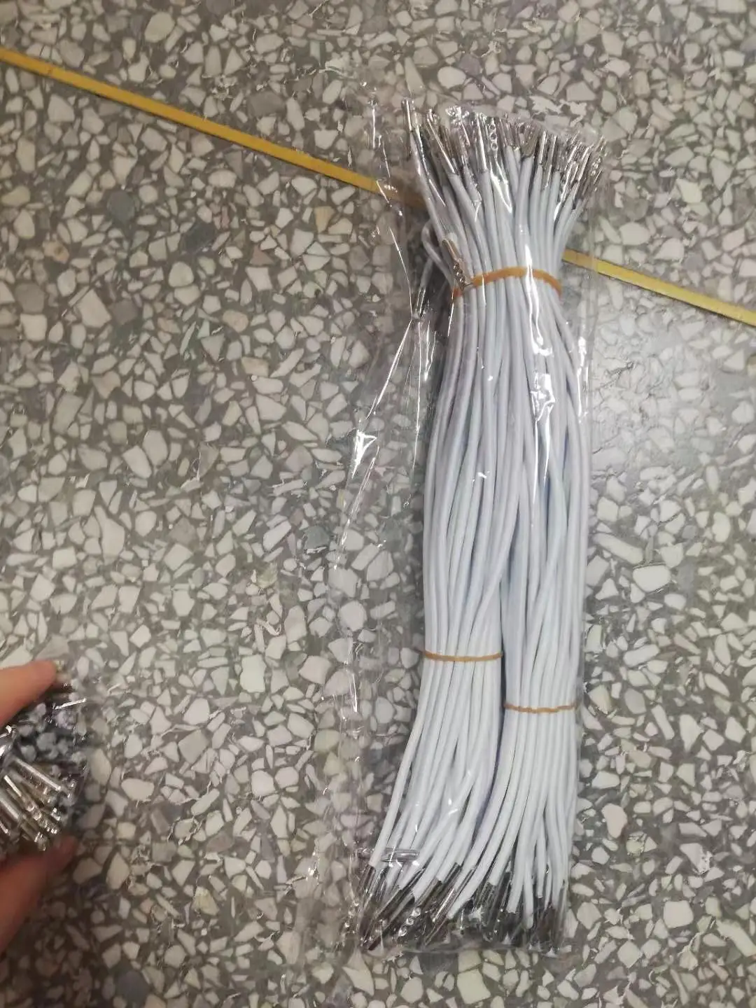 Customized Stretch Round String for Masks Hats Craft Making Elastic barbed cord with metal ends