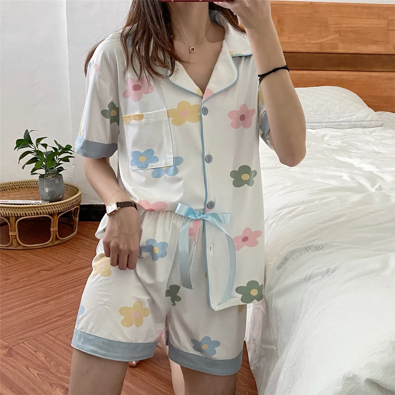 Новинка 2021, костюм с шортами с коротким рукавом, летний домашний костюм, Женская милая Пижама с мультипликационным рисунком в Корейском стиле