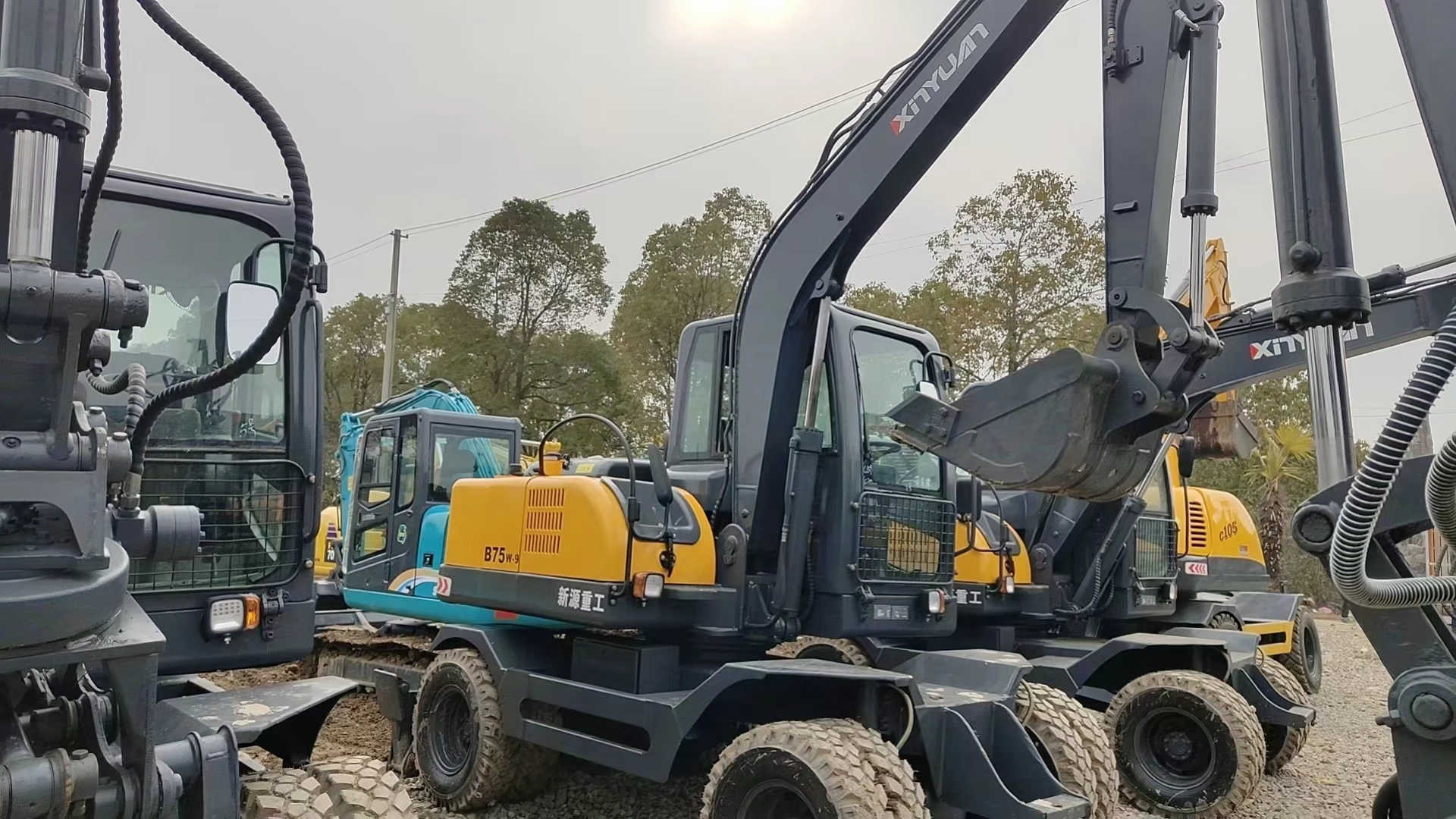 Китайский экскаватор Xinyuan для тяжелой промышленности B75W 7 тонн B75W-9T шин продажи