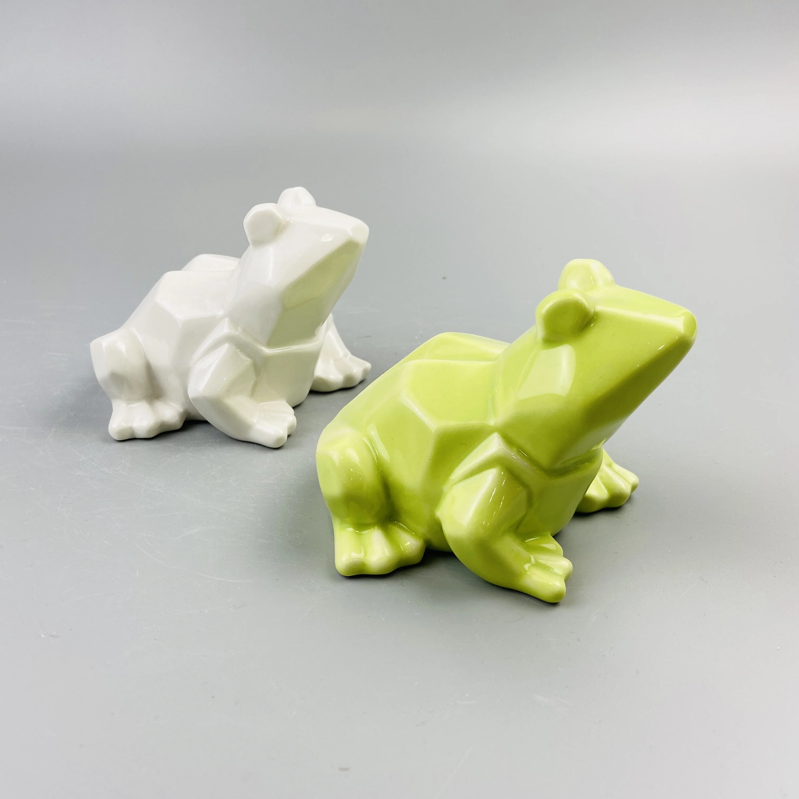 Factory custom design abstract green porcelain frog decoration