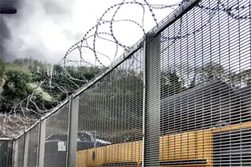 358 Security Fence Wire Mesh Fence mesh prison fence with barbed wire