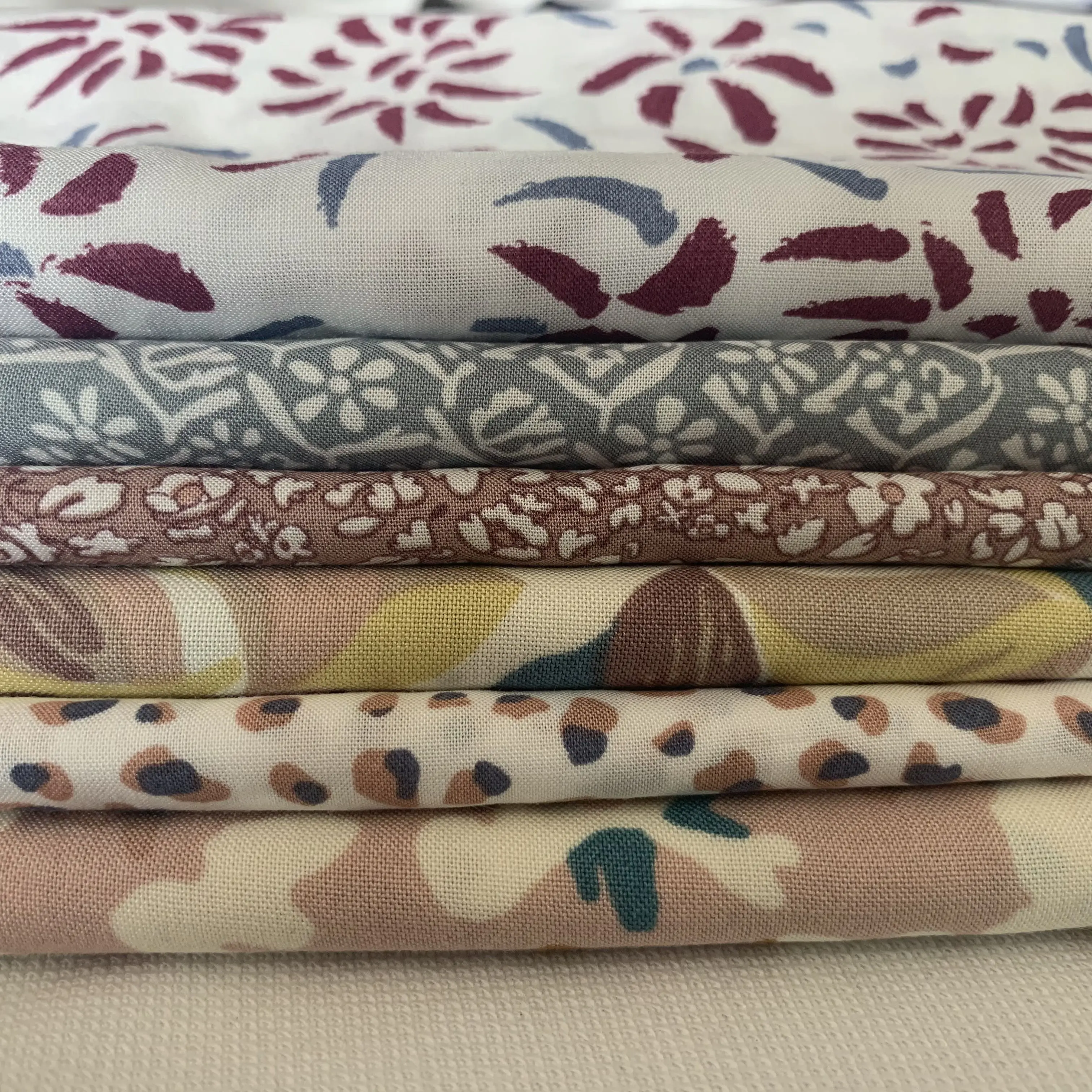 GF Cheap Stocklot Factory Customised Rayon Viscose Fabric Printed Small Broken Flowers For Dresses And T-shirts Made in Shaoxing