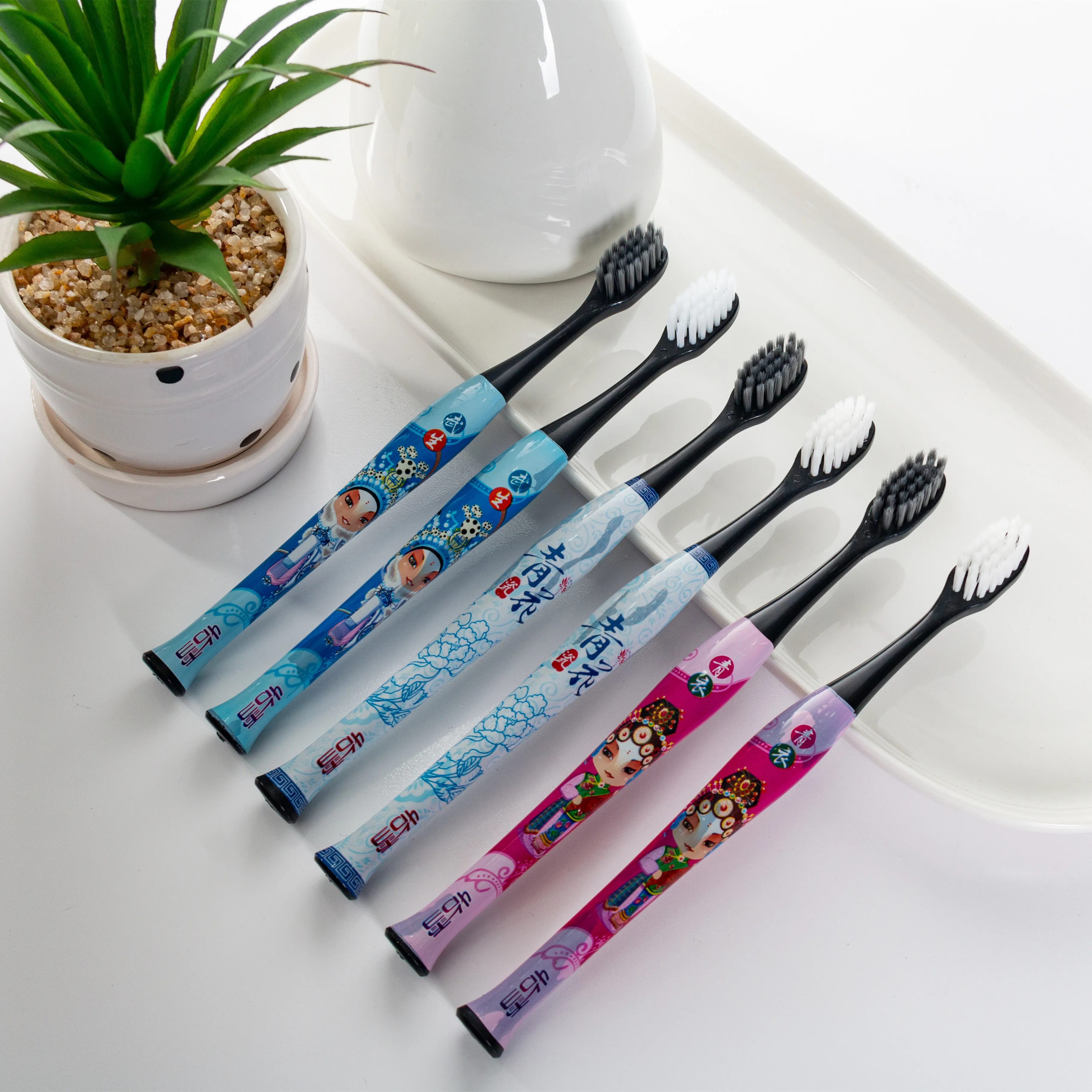 High quality ISO CE ROHS  approved charcoal bristles toothbrush  Wholesale OEM free sample Customized massage gum non bleed