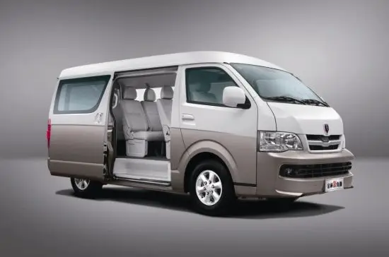 Китайский мини-автобус Huachen Jinbei Hiace 9