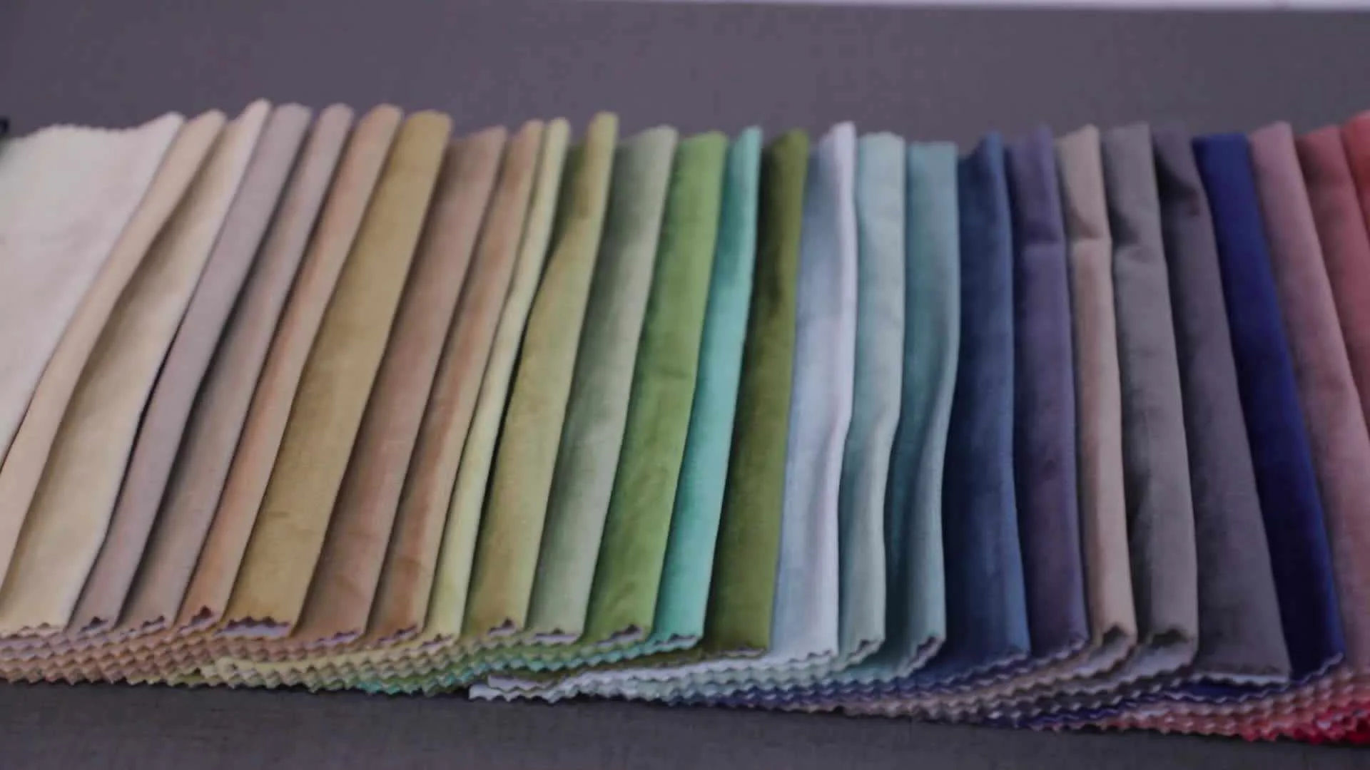 
2021 China Multi-colors Design Holland Velvet Polyester Knit Sofa Fabric for Furniture Textile 