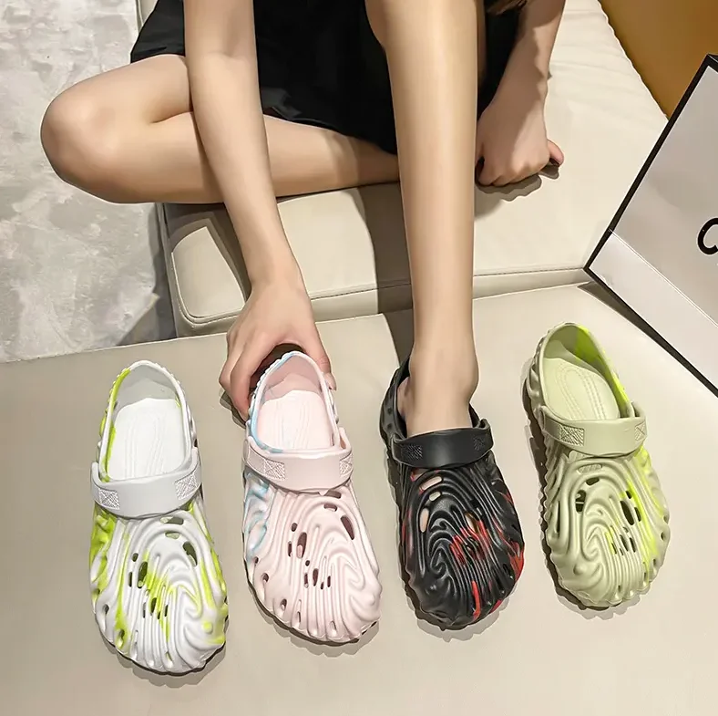 Weshine Popular Design Breather Cleats Professional Shoes Sport Outdoor Soccer Shoes Football Boots OEM Origin Size Tpu Place