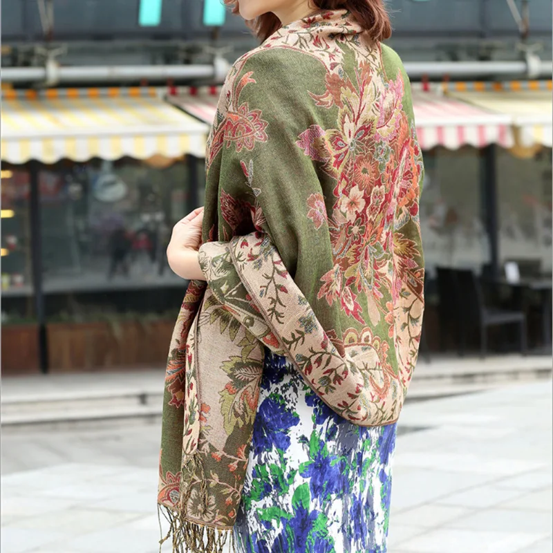 Stylish Retro Women Scarf With Tassel Double Face Golden Line Jacquard Printing Scarf Manufacturer Wholesale