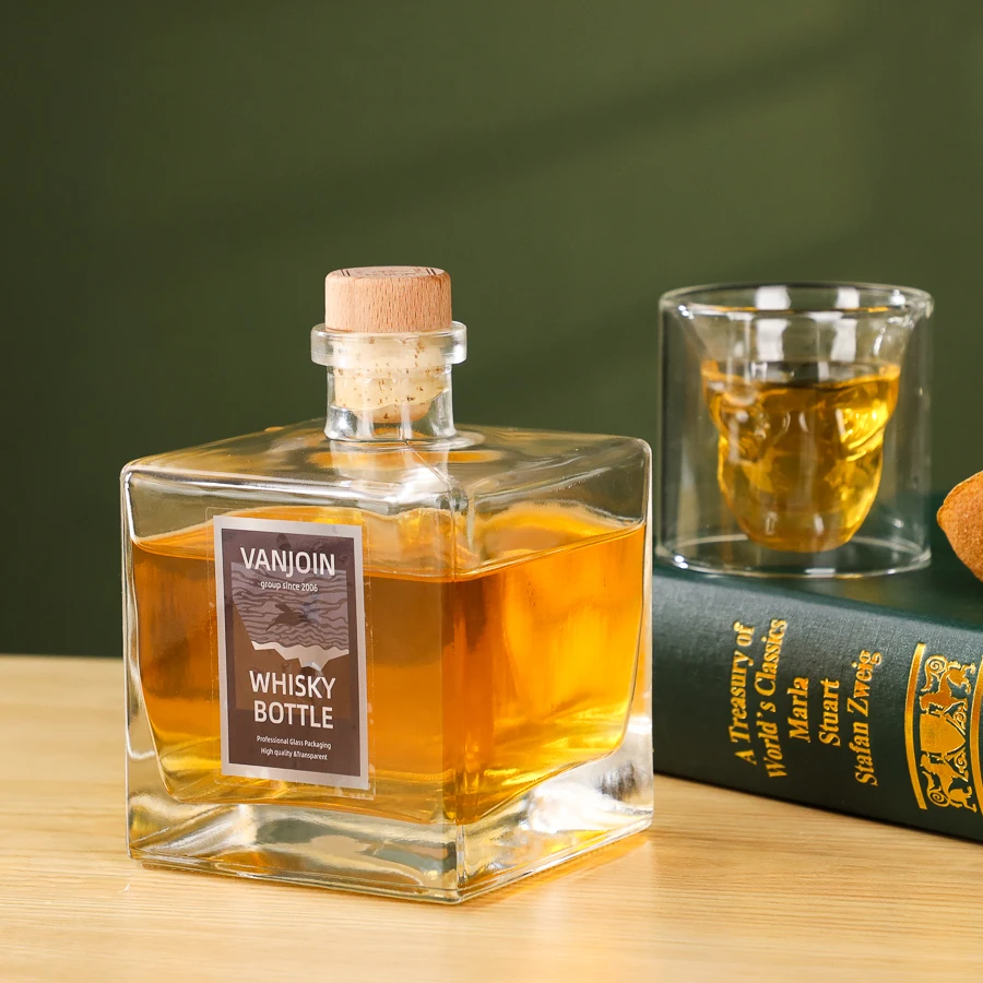 Square Empty OEM gin bottle 500ml  blue gin bottle black Cork customized box