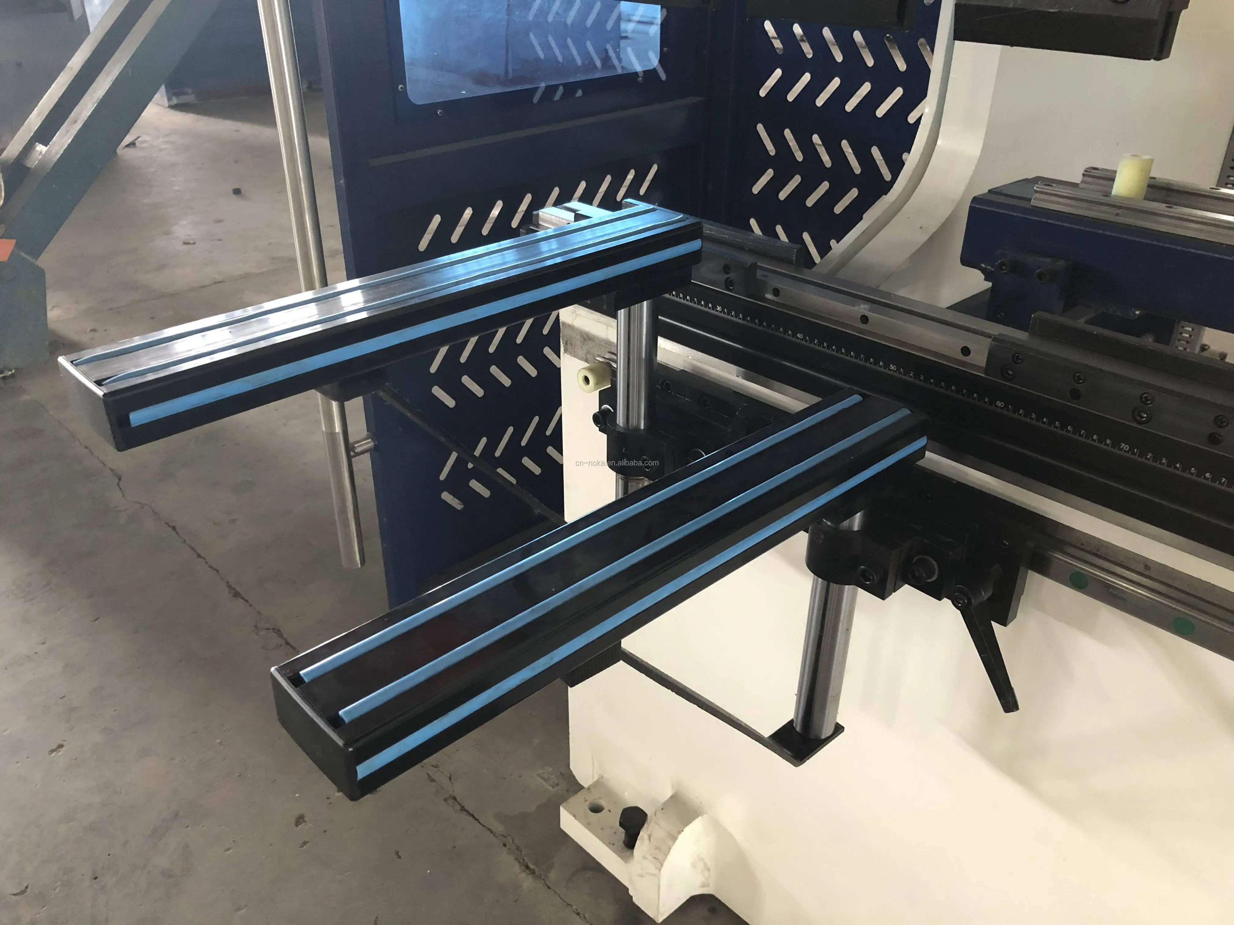 Promotional price Servo CNC Press Brake 300T/3200mm Stainless Steel Plate Bending Machine