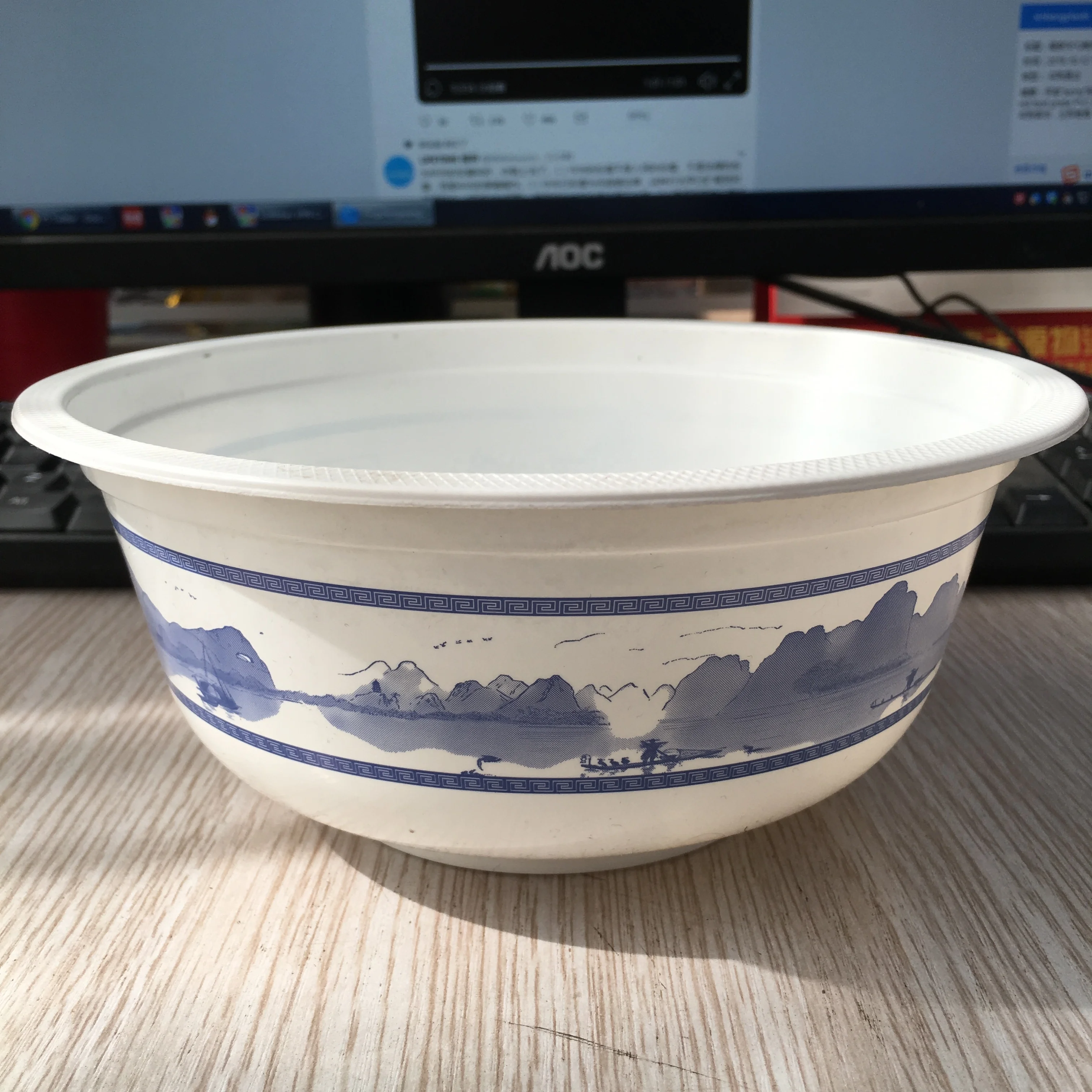 disposable plastic bowls