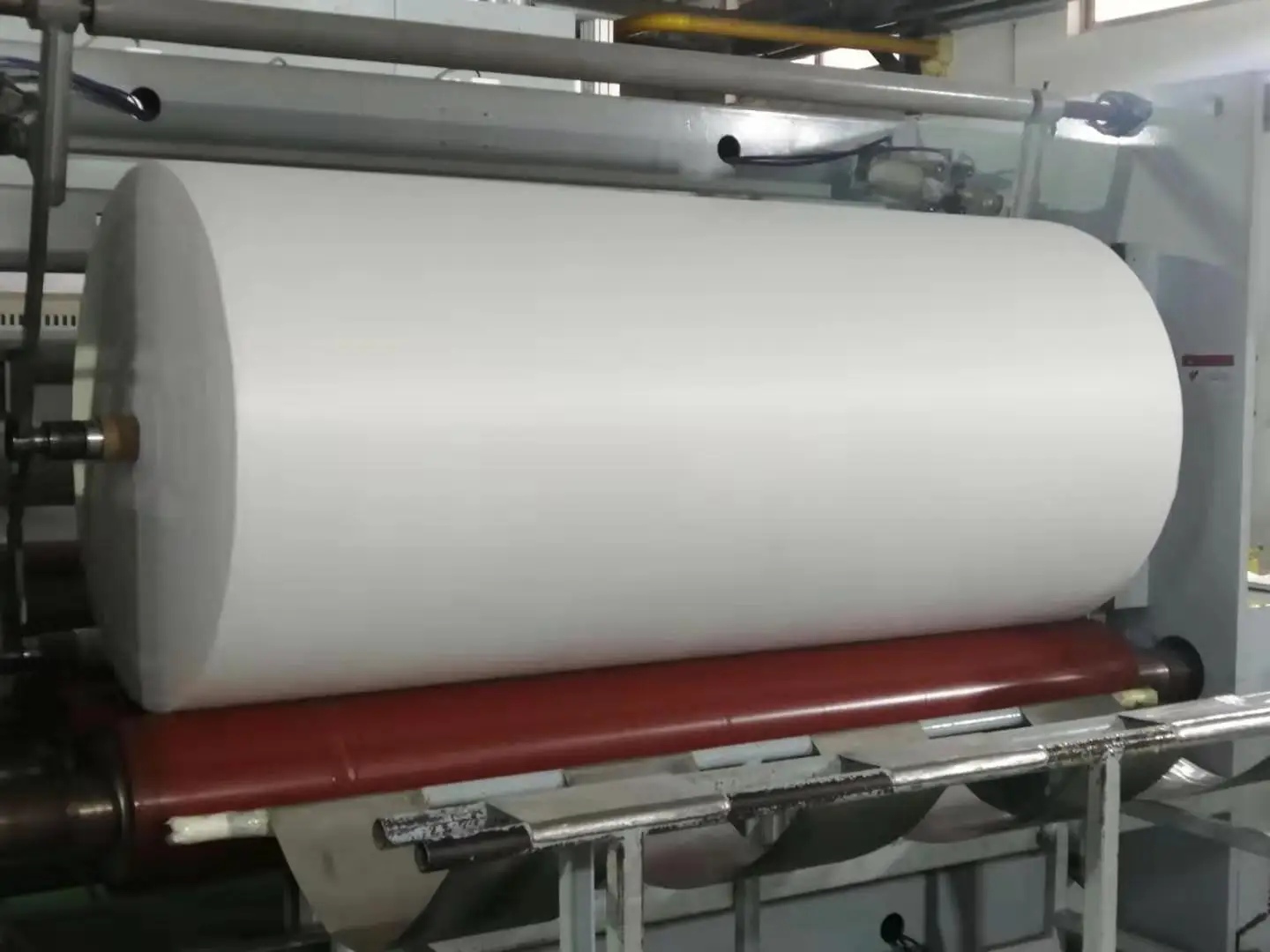 Manufacturer Customized Non woven Fabric Spunlace Jumbo Roll Embossed Nonwoven Fabric For Making Wet Wipes