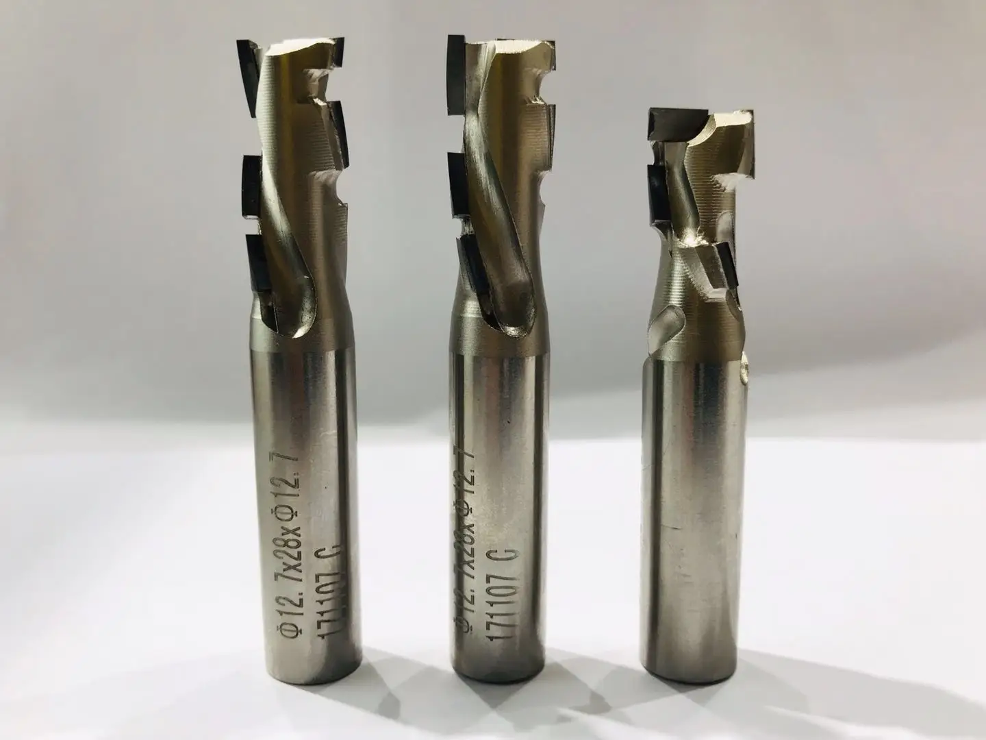 Linfeng 12*24*12 1/2 дюйма SHK Z 2 + поликристаллический Алмазный (PCD) Наконечник инструмент для сжатия фреза с ЧПУ гнездовой резки