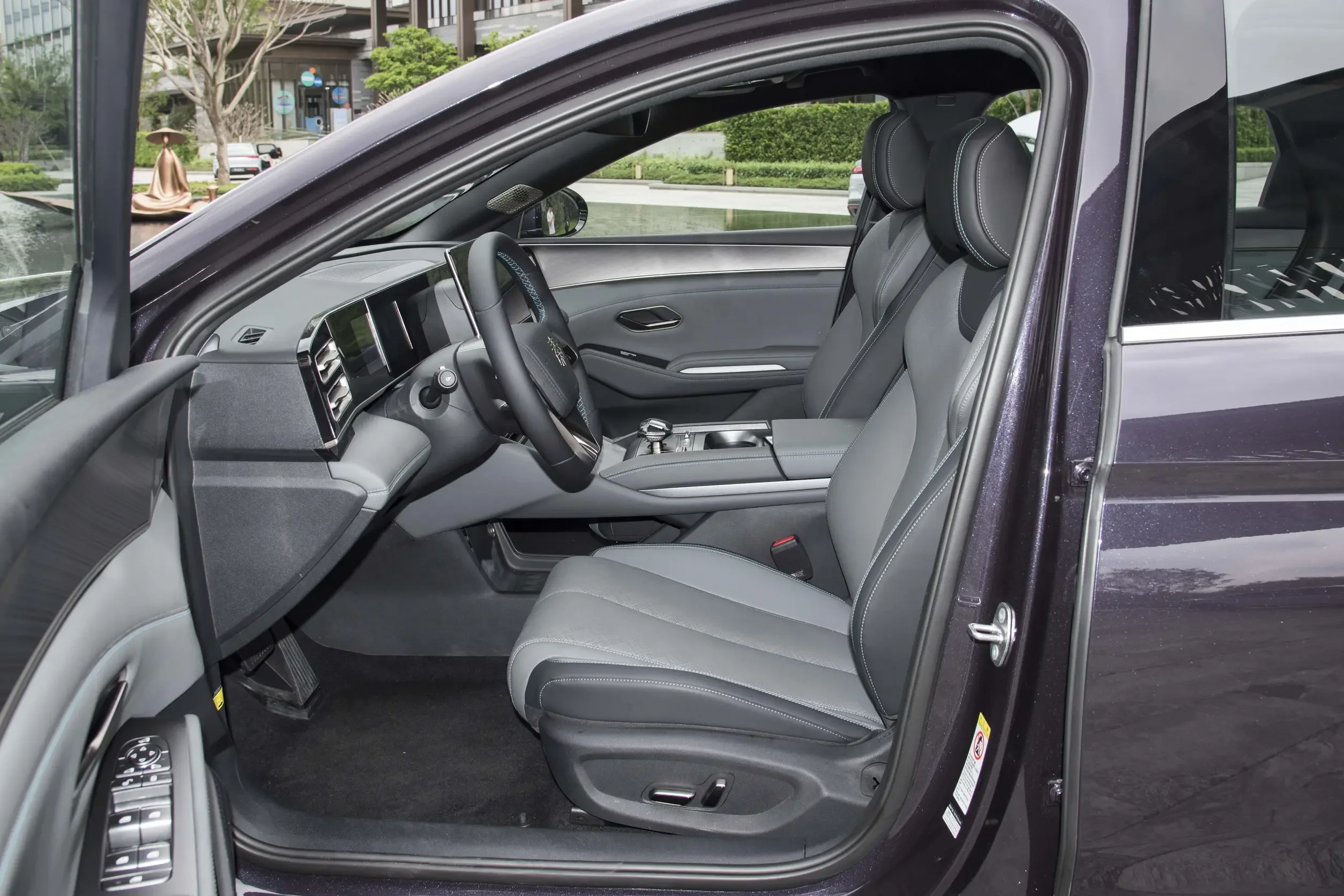 BYD QIN L DM-i 2024 80KM GLX Plug-in Hybrid E-CTV Infinitely Variable Speeds 1.5L 101 HP L4 Total Intelligence
