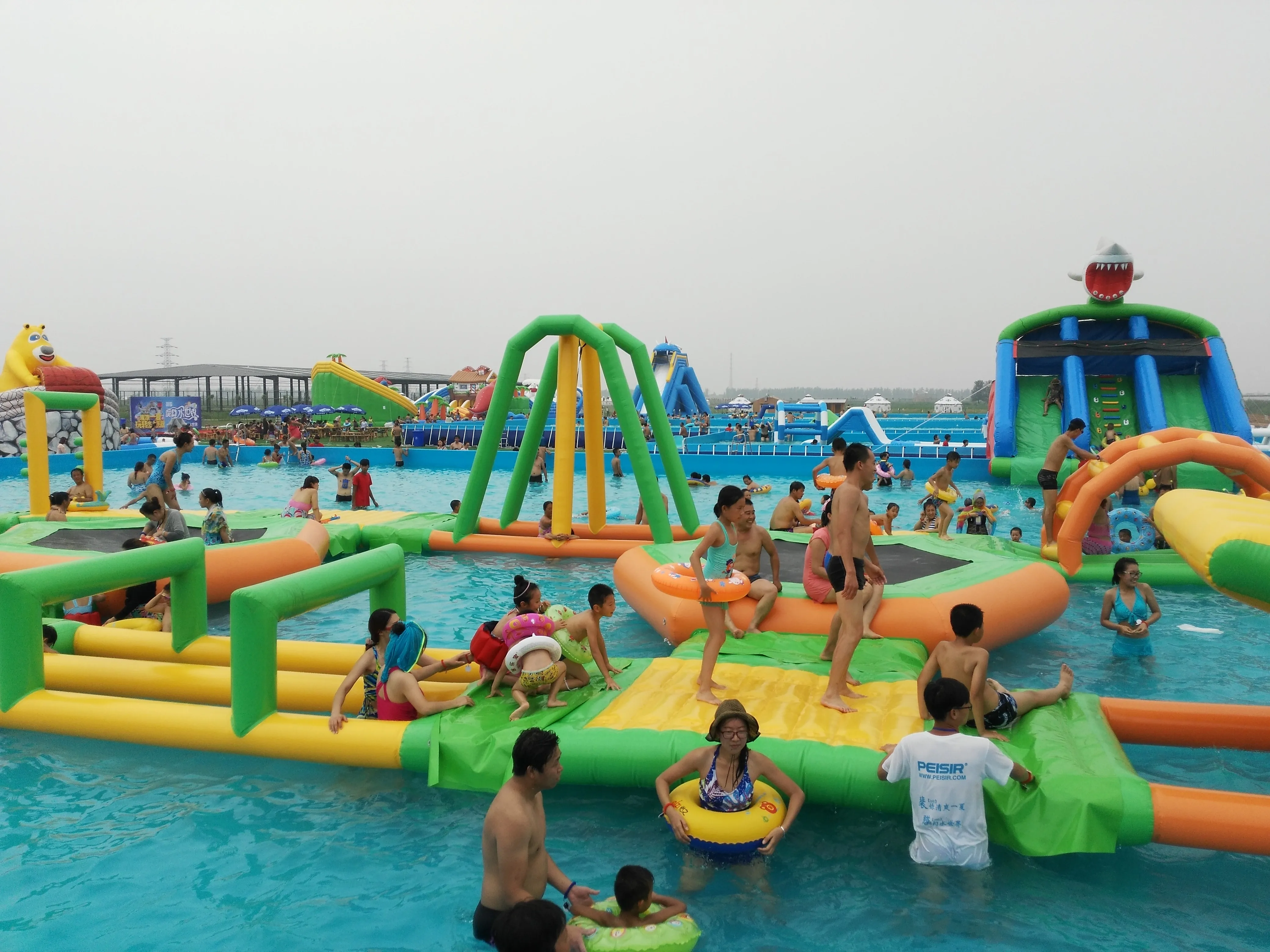 Manufacture custom Outdoor Inflammable Structure outdoor equipment Inflatable water park