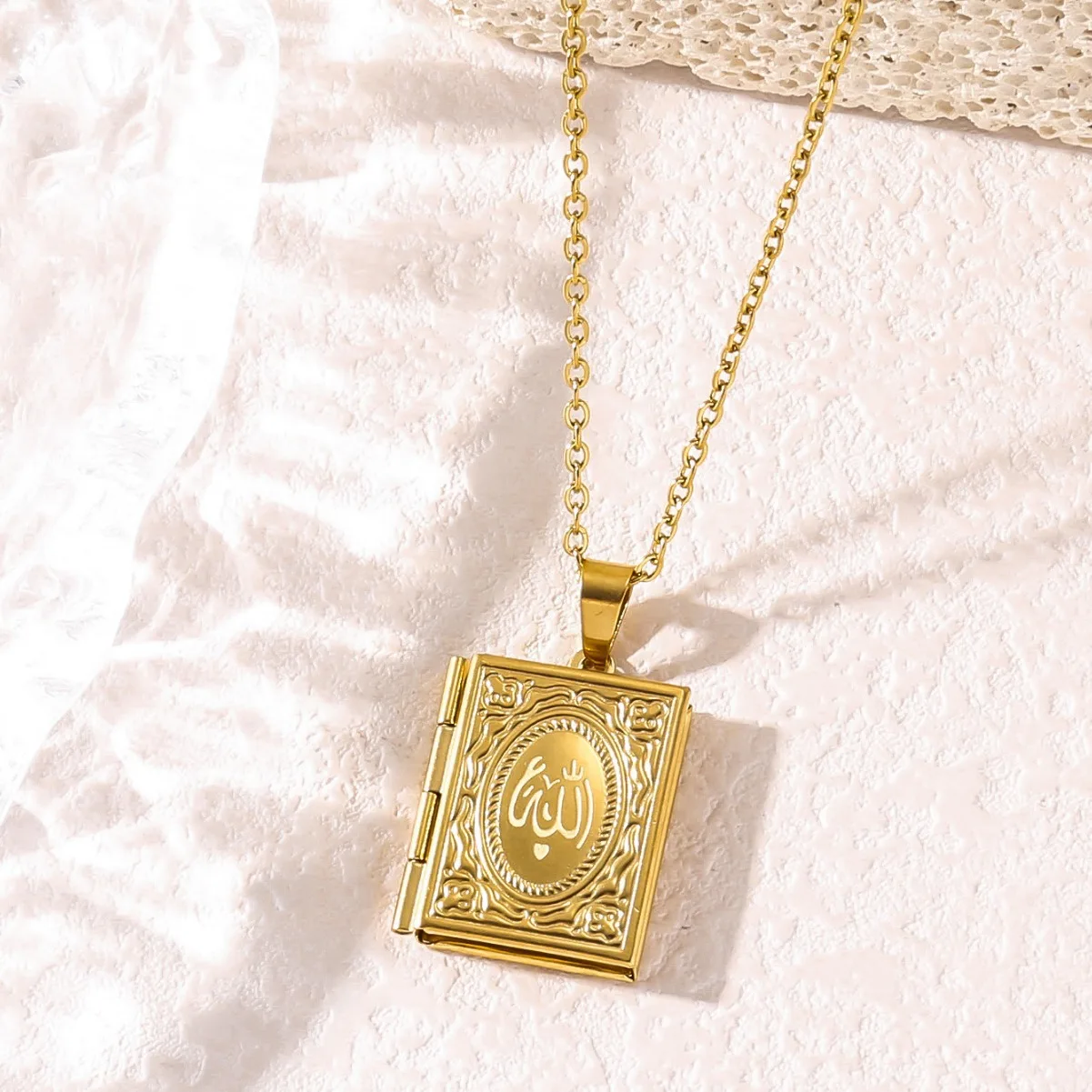 Hot Sale Stainless Steel Islamic Arabic Necklace Personalized Open Photo Frame Necklace Muslim Pendant Jewelry For  Men Women